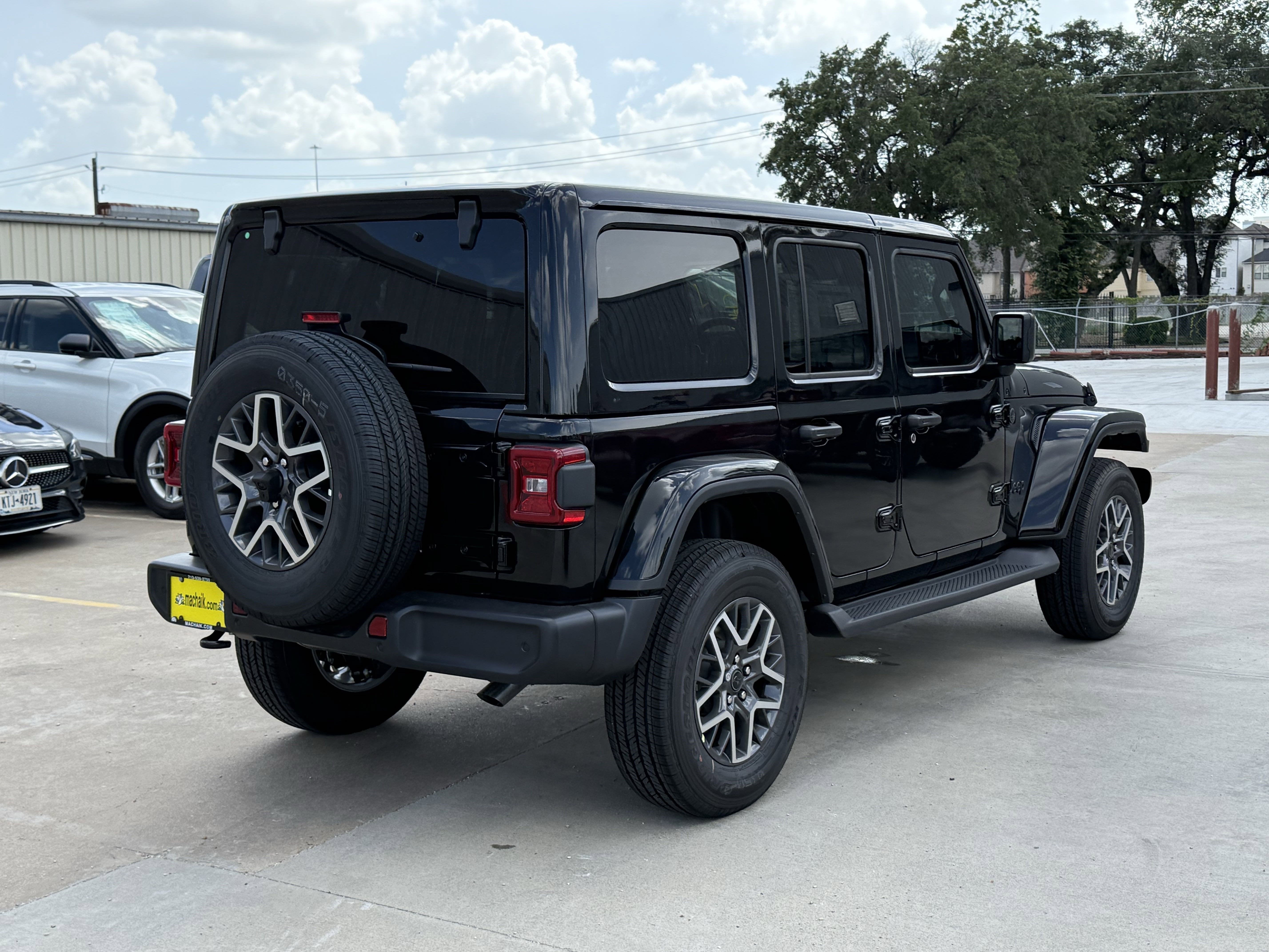 2025 Jeep Wrangler WRANGLER 4-DOOR SAHARA
