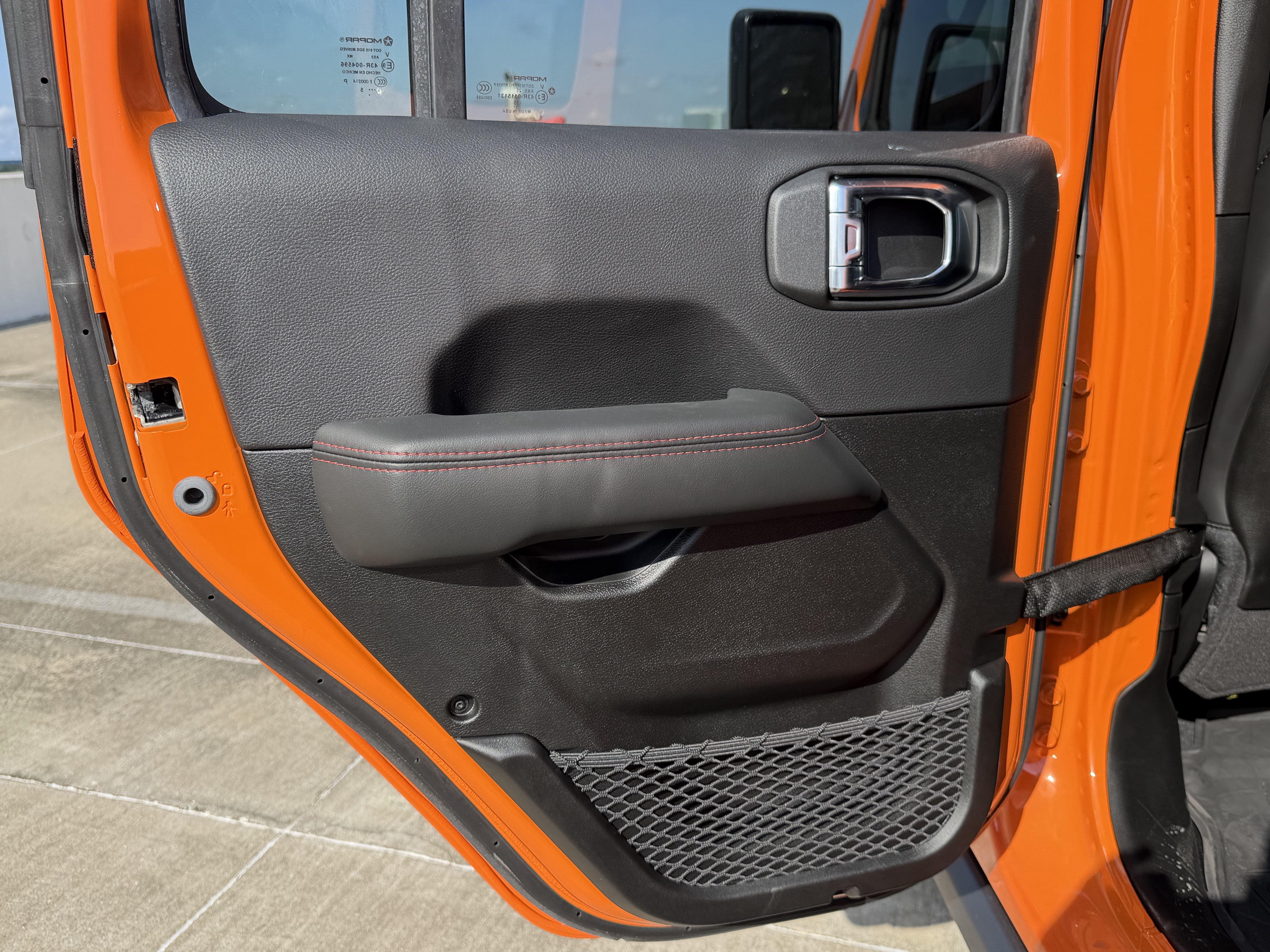 2025 Jeep Wrangler 4-Door Rubicon - Photo 17