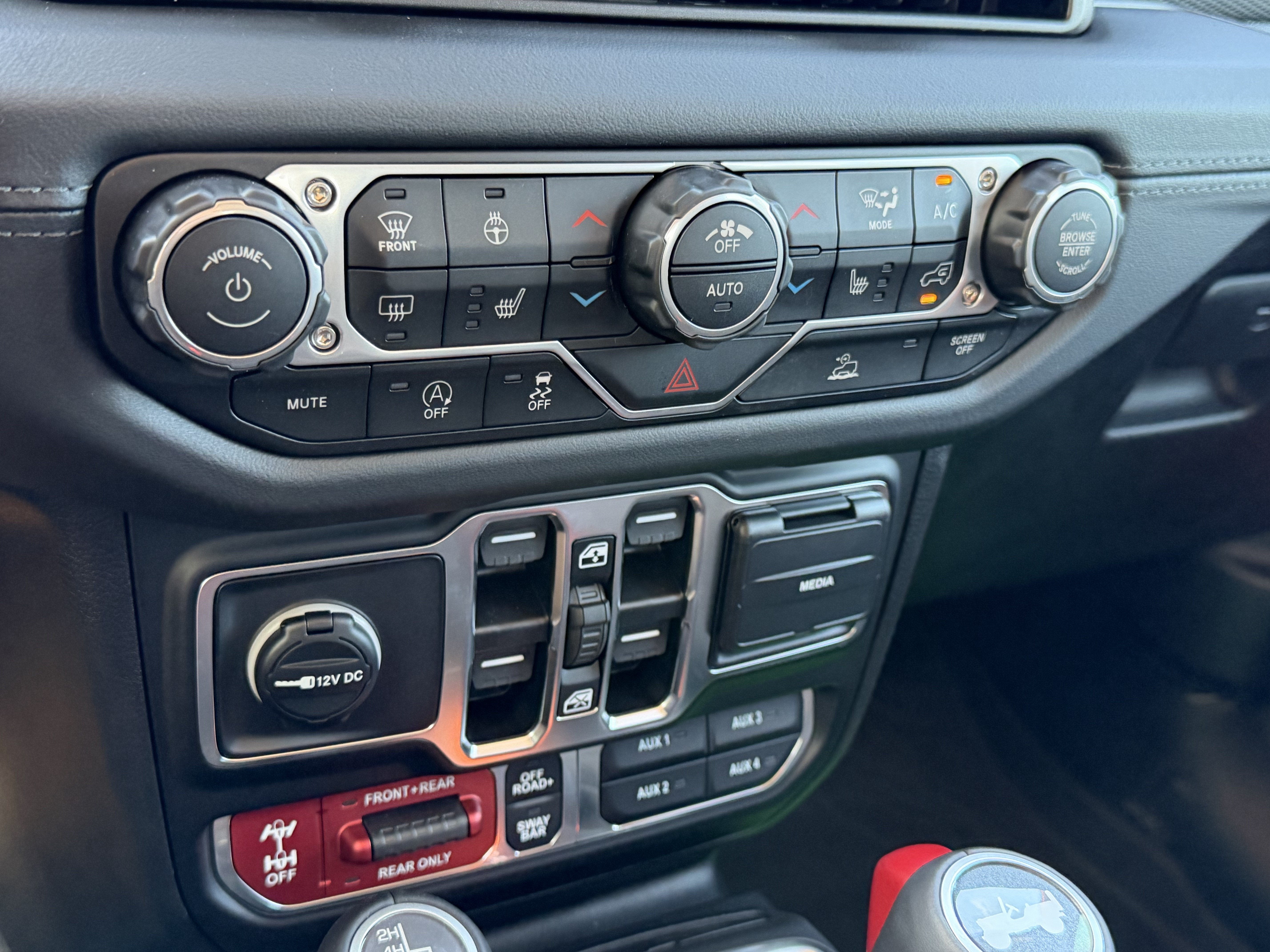 2025 Jeep Wrangler 4-Door Rubicon - Photo 24