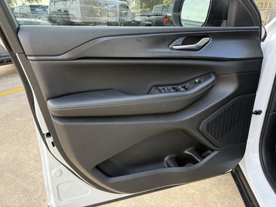 2025 Jeep Grand Cherokee GRAND CHEROKEE LAREDO 4X2