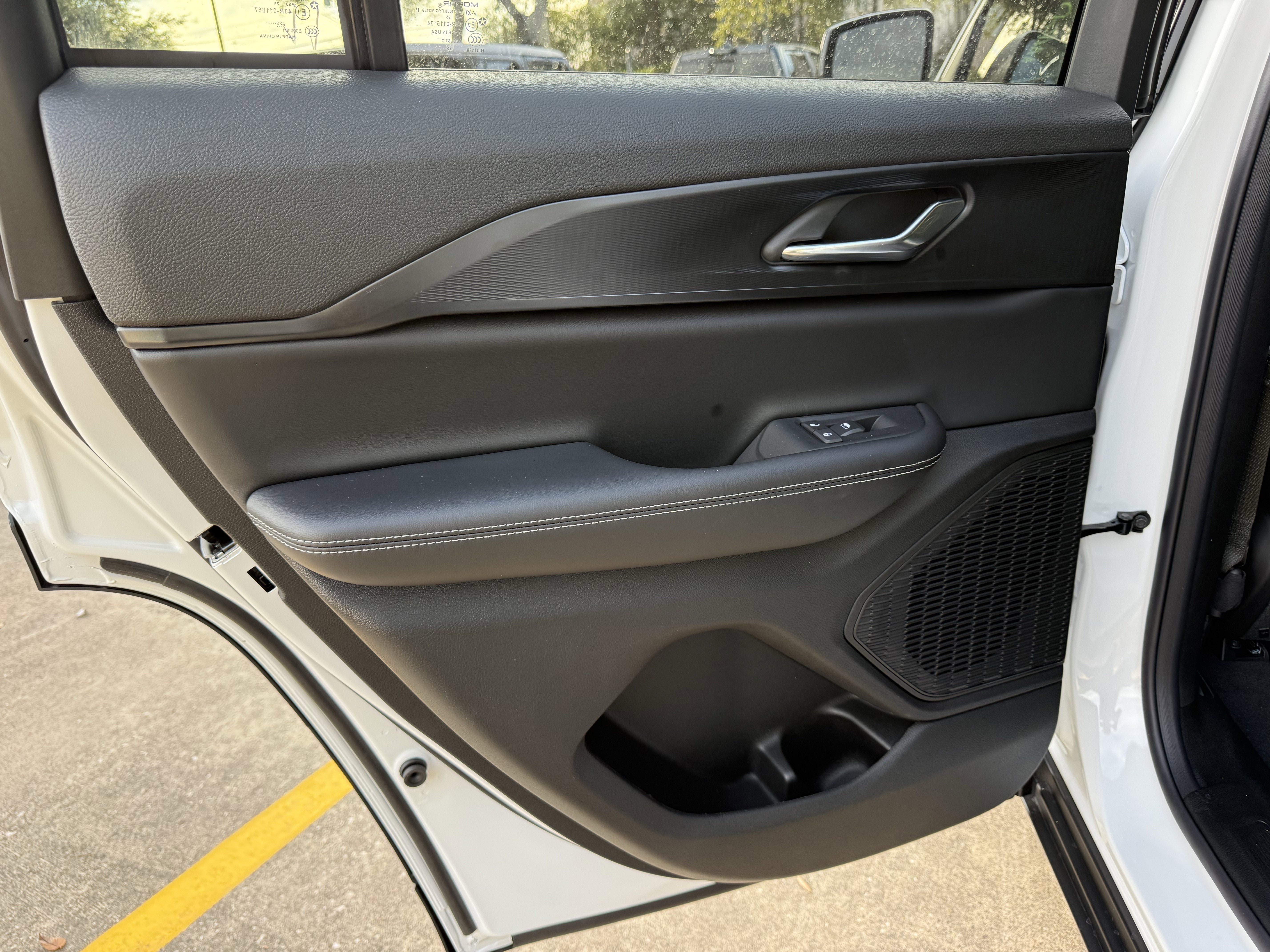 2025 Jeep Grand Cherokee GRAND CHEROKEE LAREDO 4X2