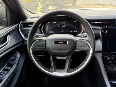 2025 Jeep Grand Cherokee GRAND CHEROKEE LAREDO 4X2