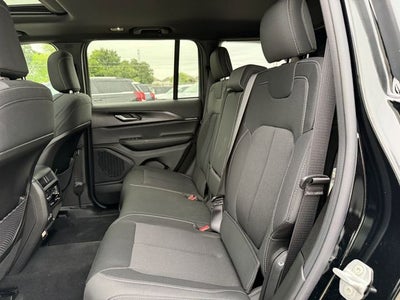 2026 Jeep Grand Cherokee GRAND CHEROKEE LAREDO X 4X2