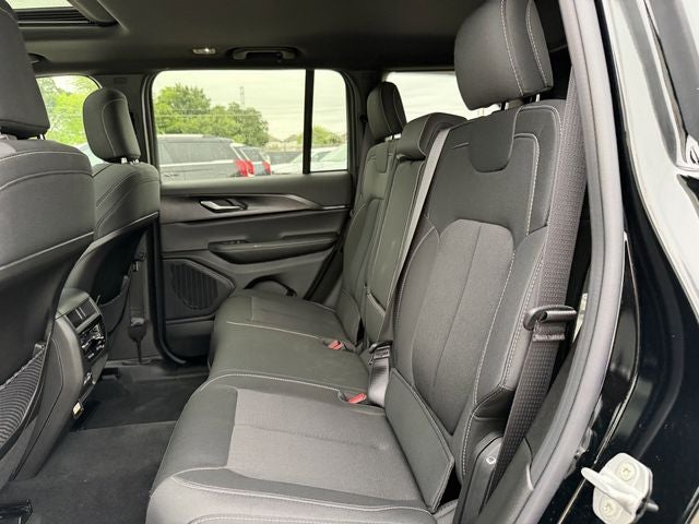 2026 Jeep Grand Cherokee GRAND CHEROKEE LAREDO X 4X2