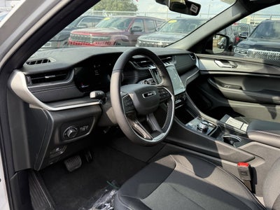 2025 Jeep Grand Cherokee GRAND CHEROKEE LAREDO X 4X2