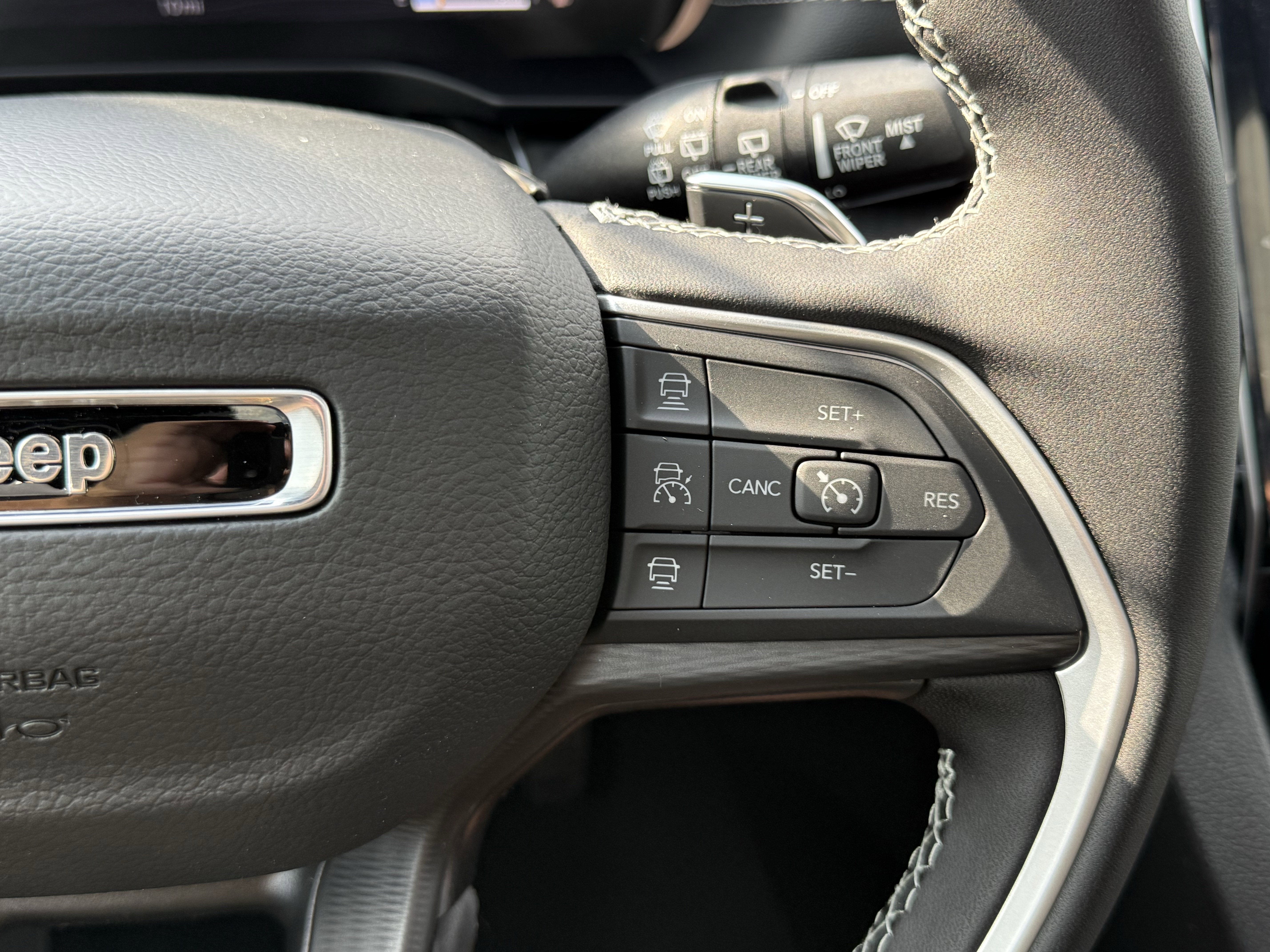 2025 Jeep Grand Cherokee GRAND CHEROKEE LAREDO X 4X2