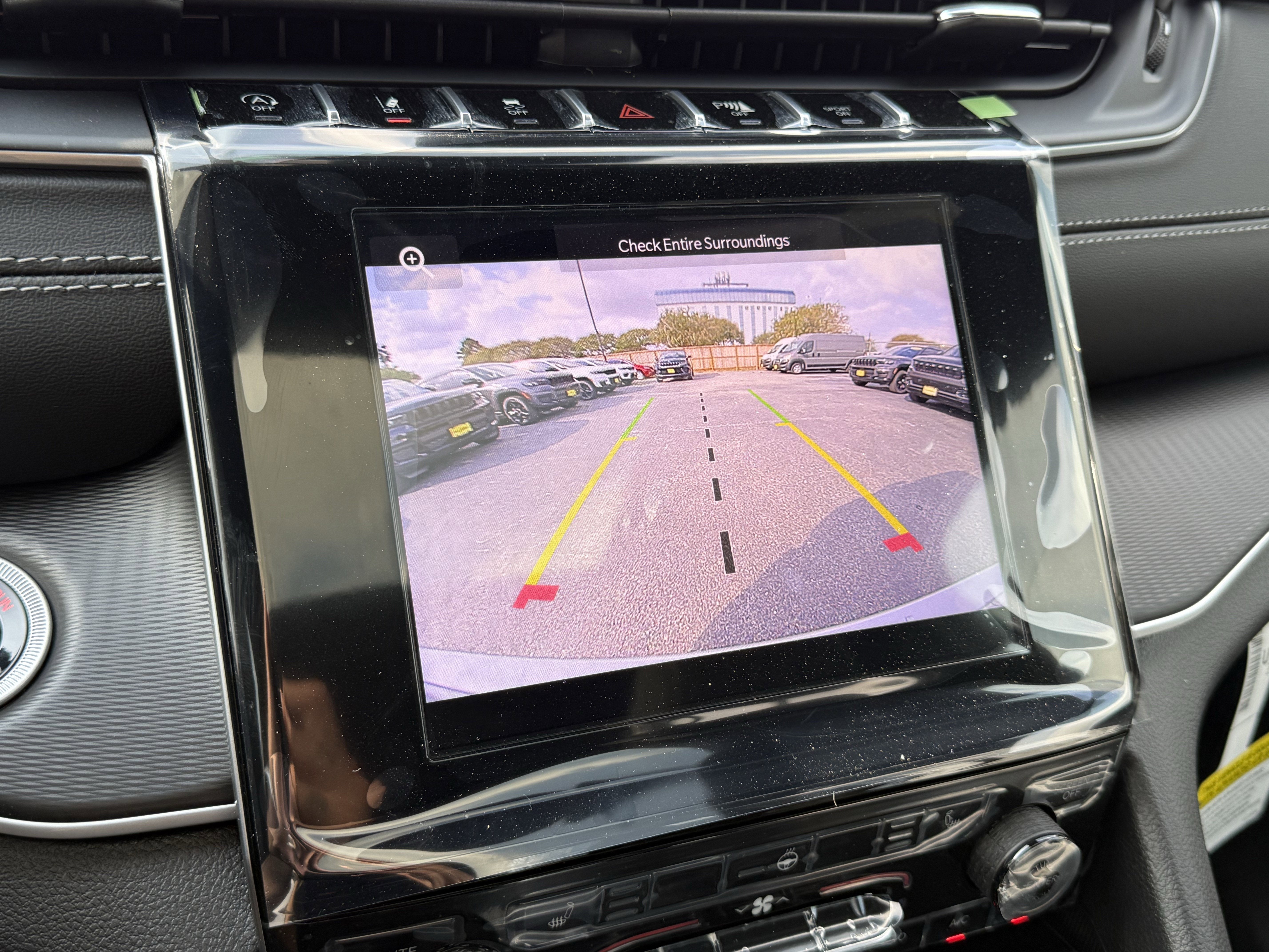 2025 Jeep Grand Cherokee GRAND CHEROKEE LAREDO X 4X2