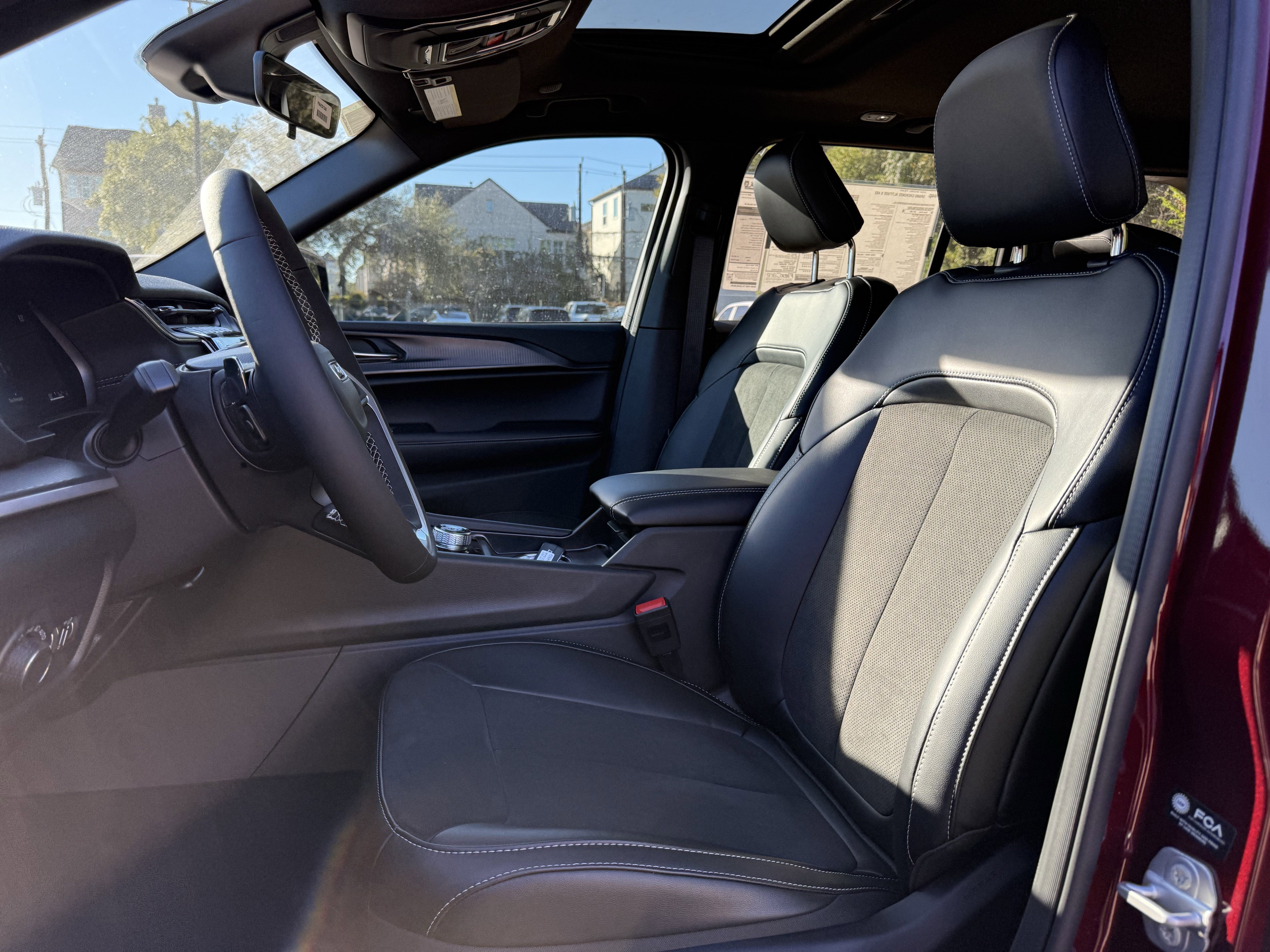 2025 Jeep Grand Cherokee GRAND CHEROKEE ALTITUDE X 4X2