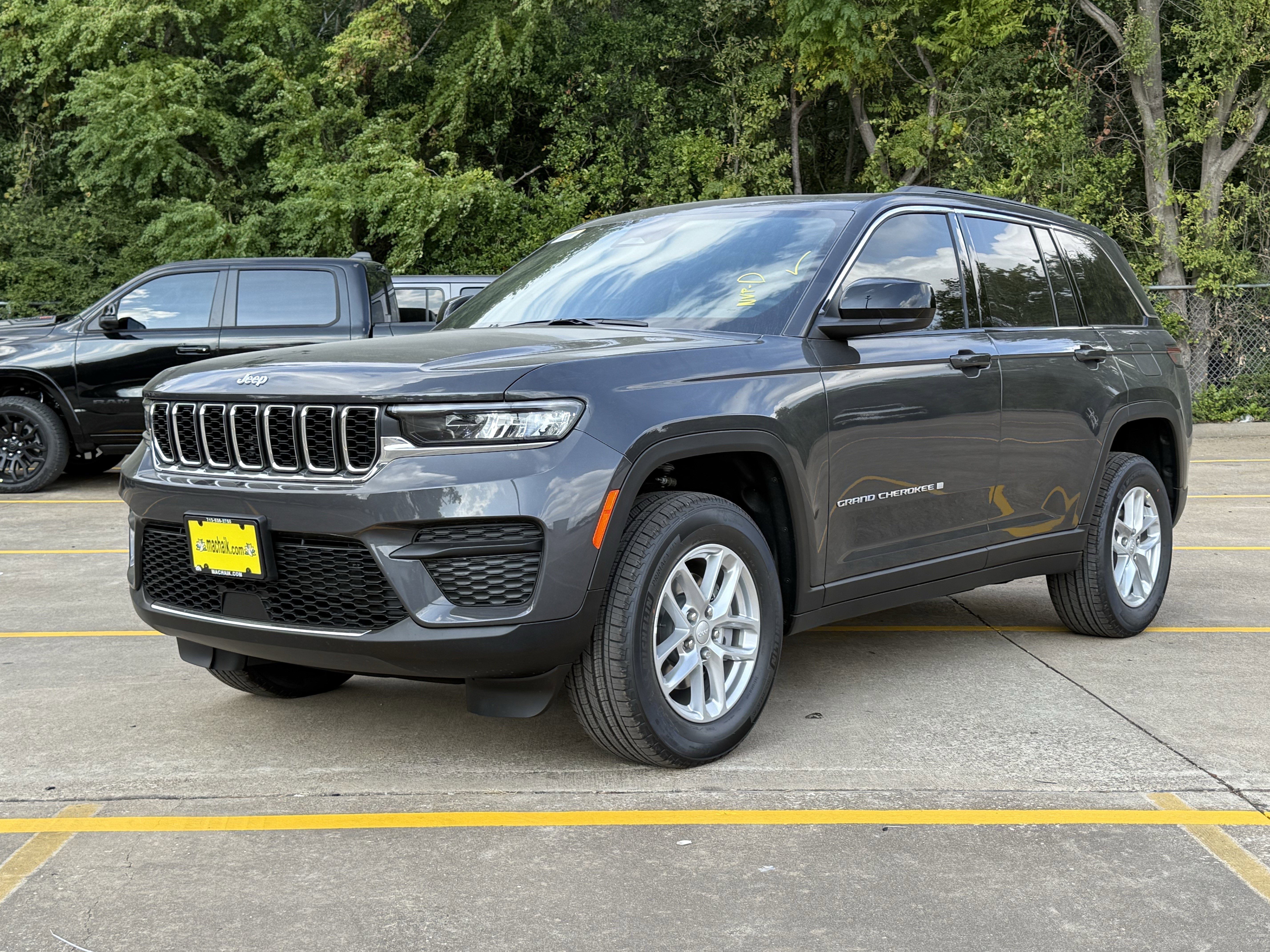 2025 Jeep Grand Cherokee GRAND CHEROKEE LAREDO X 4X2