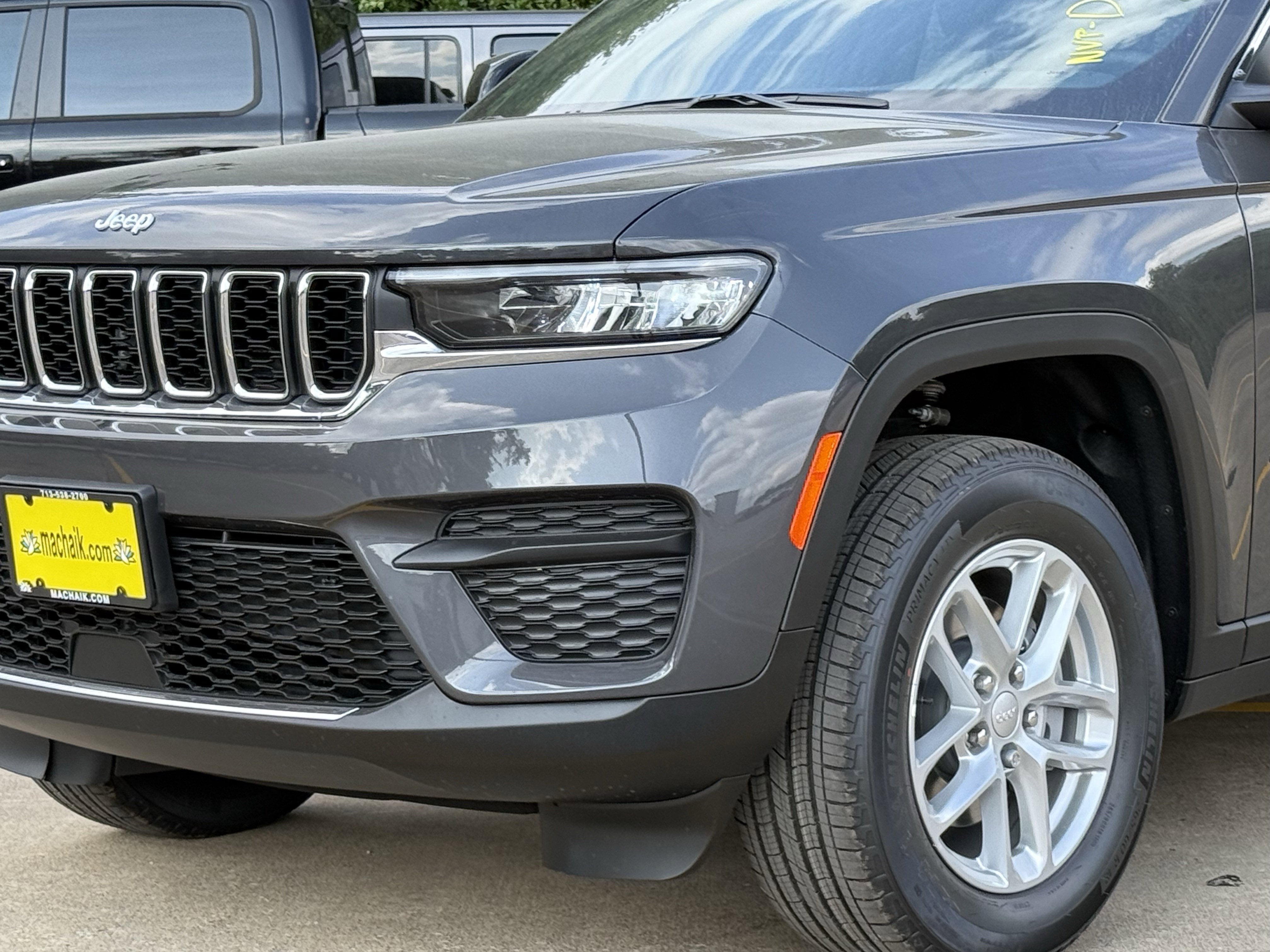 2025 Jeep Grand Cherokee GRAND CHEROKEE LAREDO X 4X2