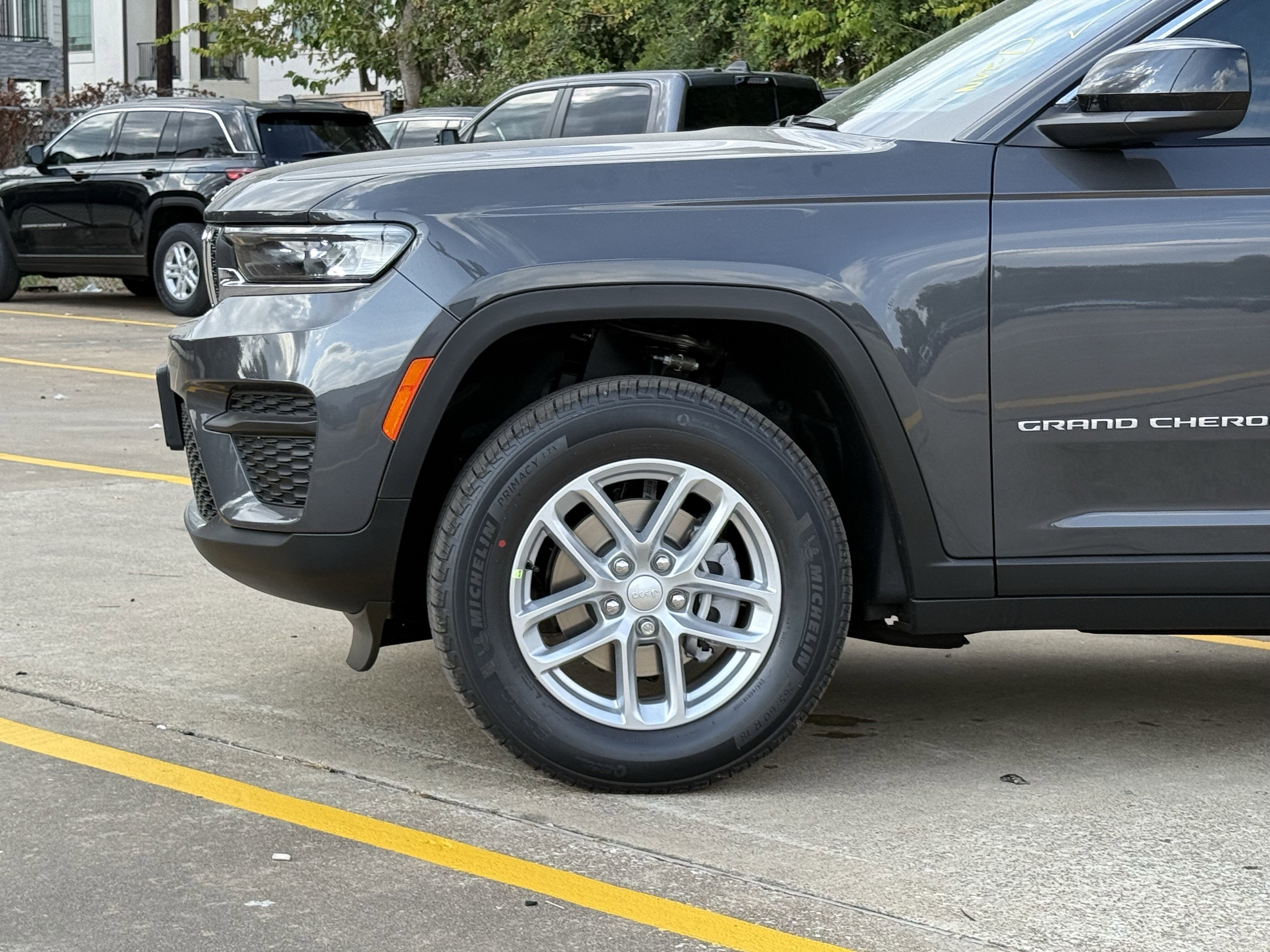 2025 Jeep Grand Cherokee GRAND CHEROKEE LAREDO X 4X2