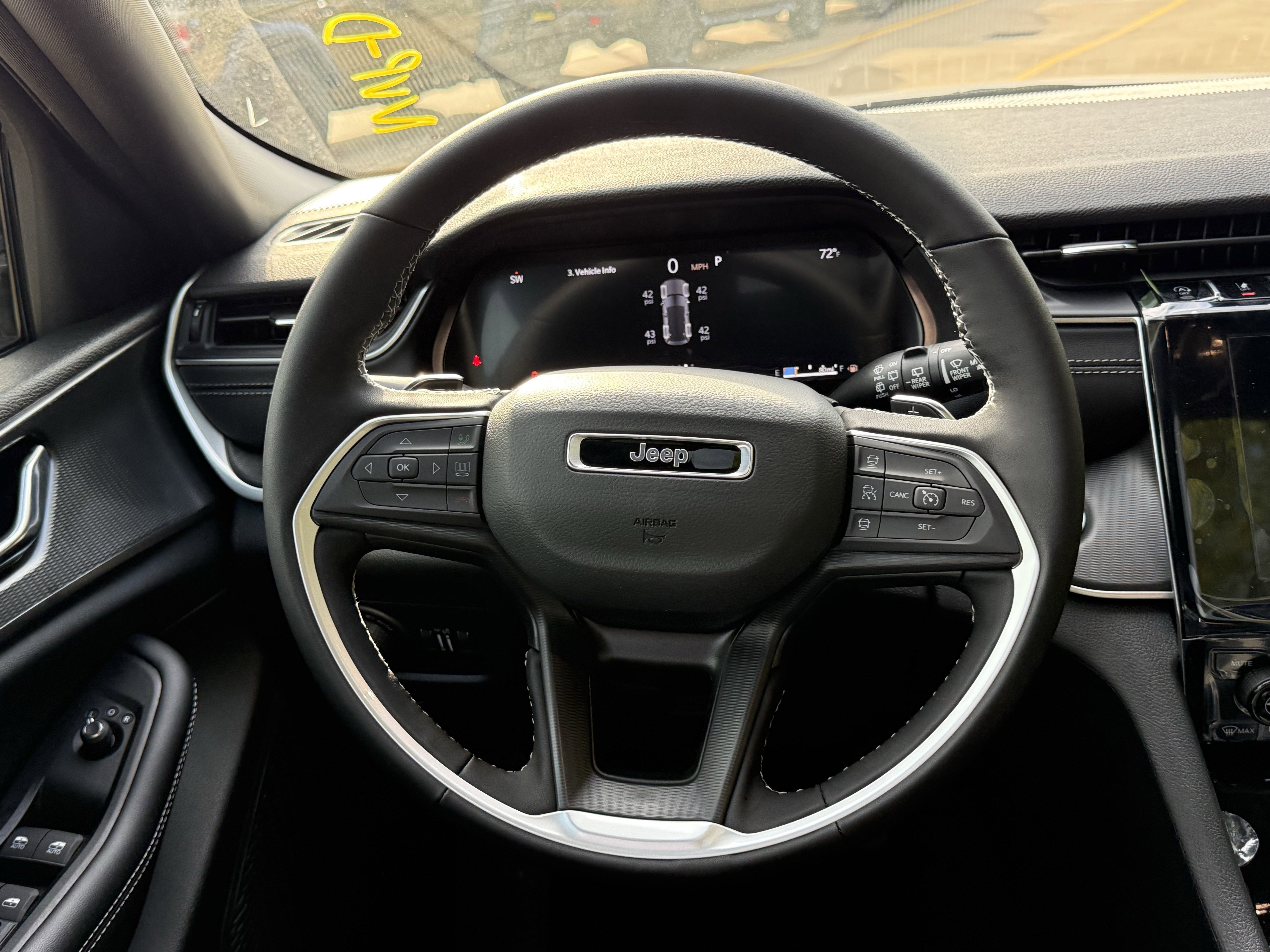 2025 Jeep Grand Cherokee GRAND CHEROKEE ALTITUDE X 4X2