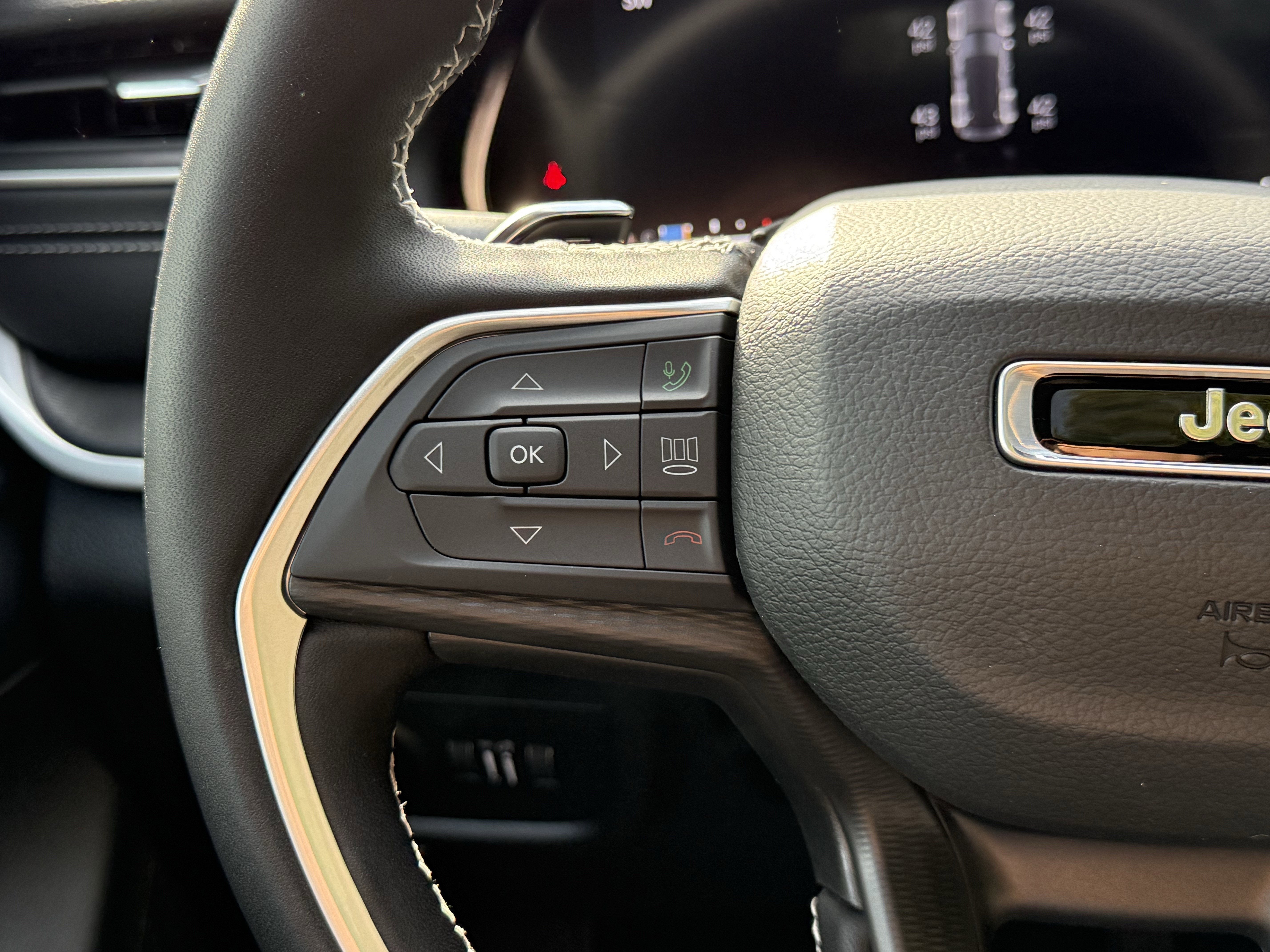 2025 Jeep Grand Cherokee GRAND CHEROKEE ALTITUDE X 4X2