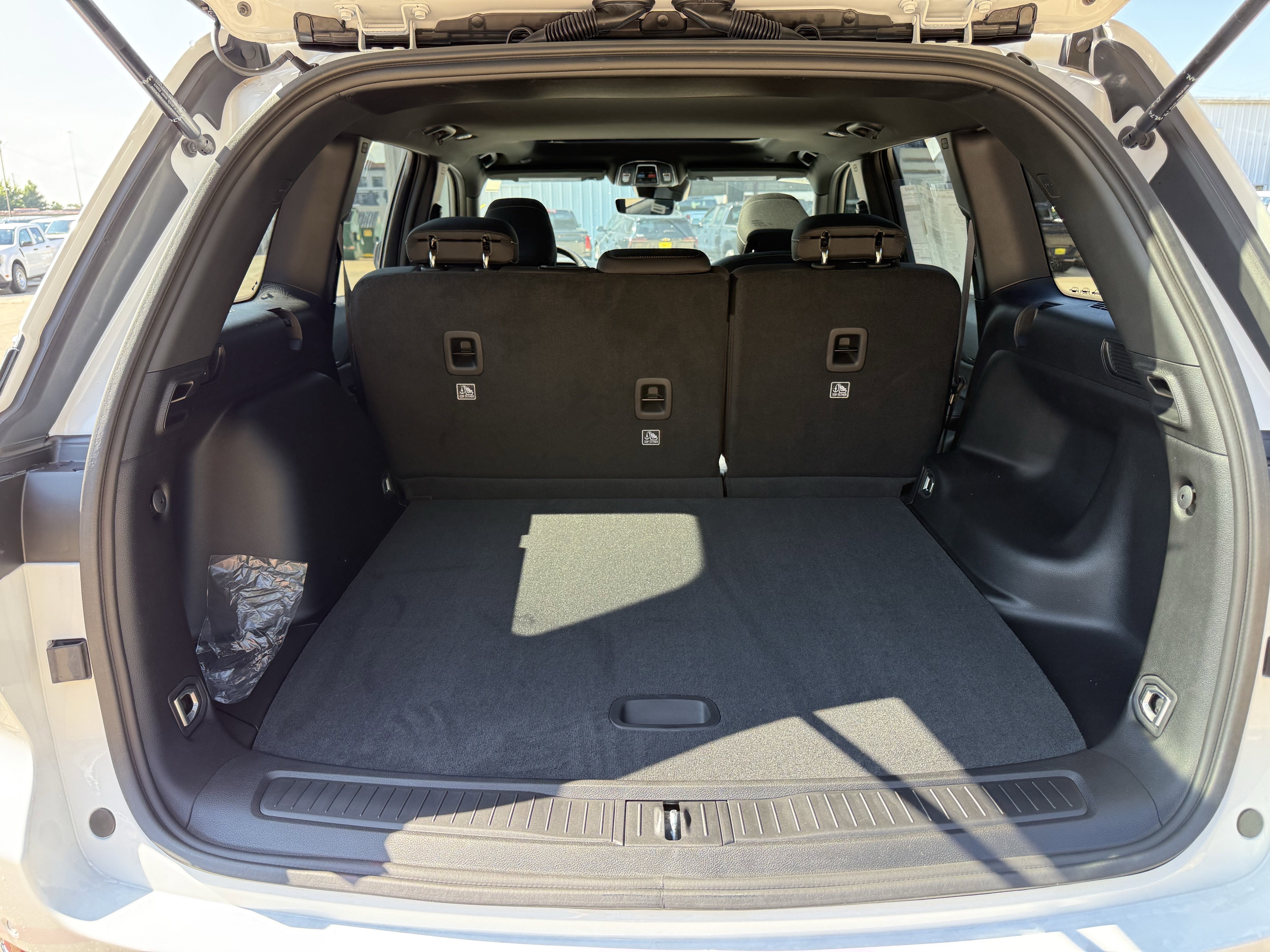 2025 Jeep Grand Cherokee GRAND CHEROKEE LAREDO X 4X2