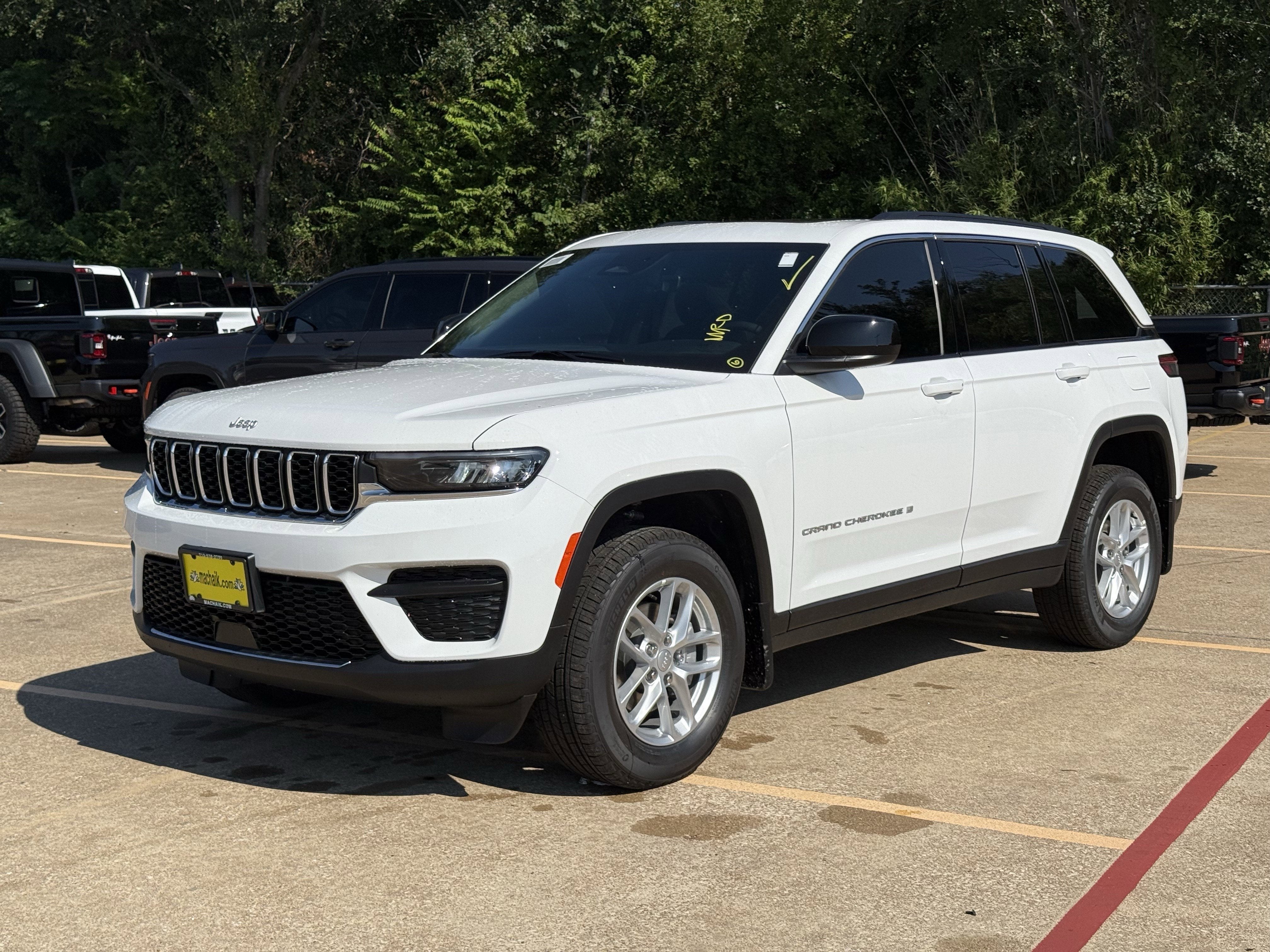 2025 Jeep Grand Cherokee GRAND CHEROKEE LAREDO X 4X2