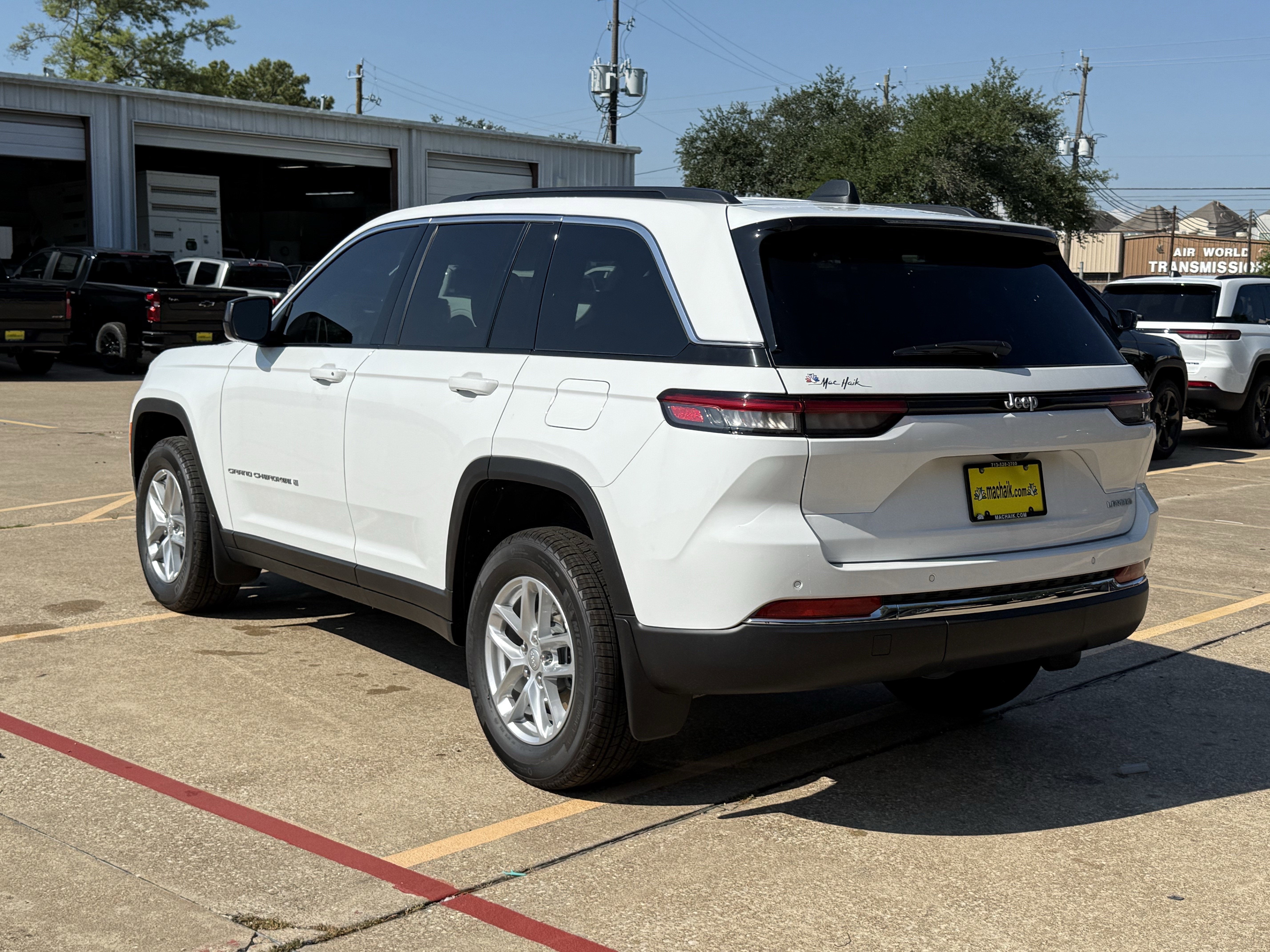 2025 Jeep Grand Cherokee GRAND CHEROKEE LAREDO X 4X2