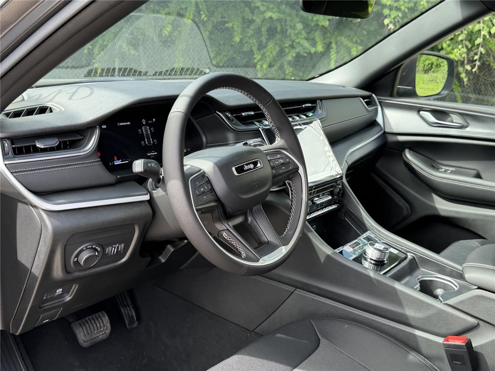 2026 Jeep Grand Cherokee Laredo
