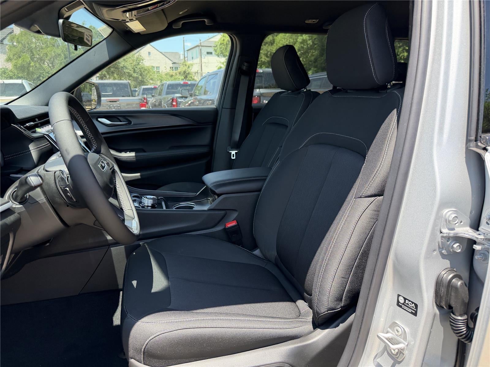 2026 Jeep Grand Cherokee GRAND CHEROKEE LAREDO 4X2