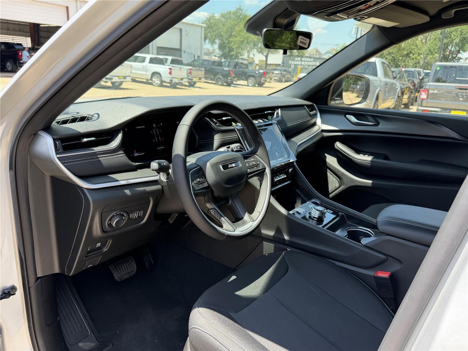 2026 Jeep Grand Cherokee GRAND CHEROKEE LAREDO 4X2