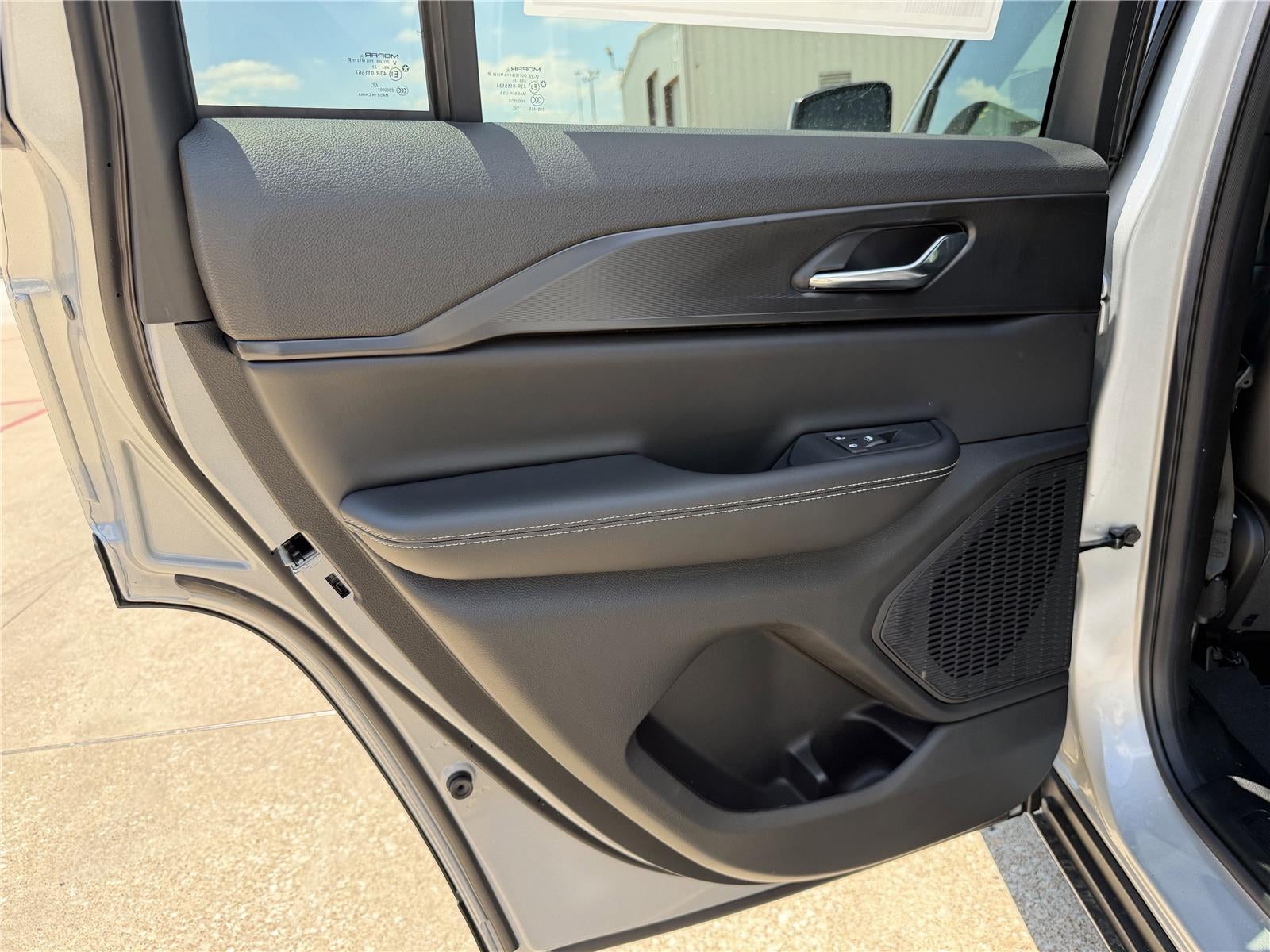 2026 Jeep Grand Cherokee GRAND CHEROKEE LAREDO 4X2
