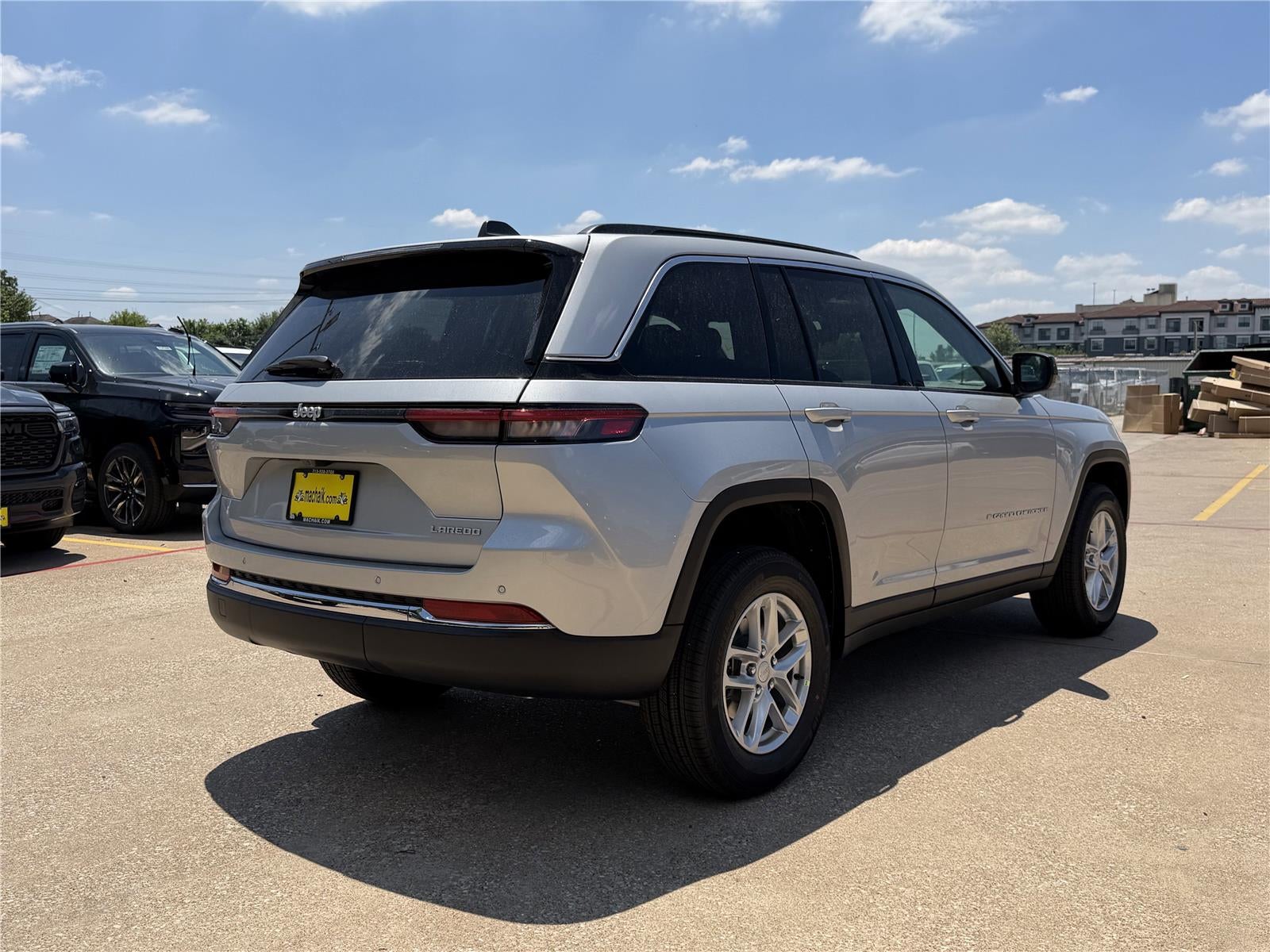 2026 Jeep Grand Cherokee GRAND CHEROKEE LAREDO 4X2