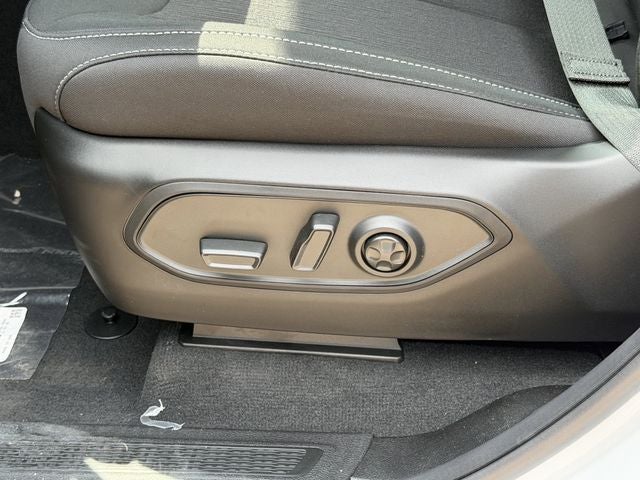 2026 Jeep Grand Cherokee GRAND CHEROKEE LAREDO X 4X2