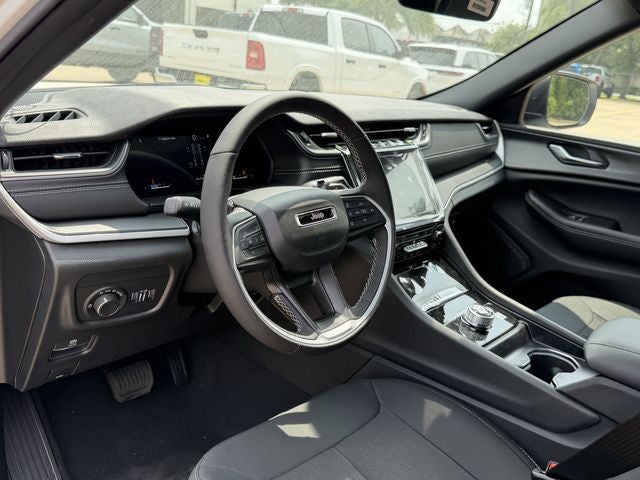2026 Jeep Grand Cherokee GRAND CHEROKEE LAREDO X 4X2