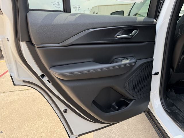 2026 Jeep Grand Cherokee GRAND CHEROKEE LAREDO X 4X2