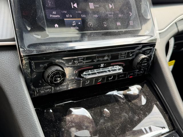 2026 Jeep Grand Cherokee GRAND CHEROKEE LAREDO X 4X2