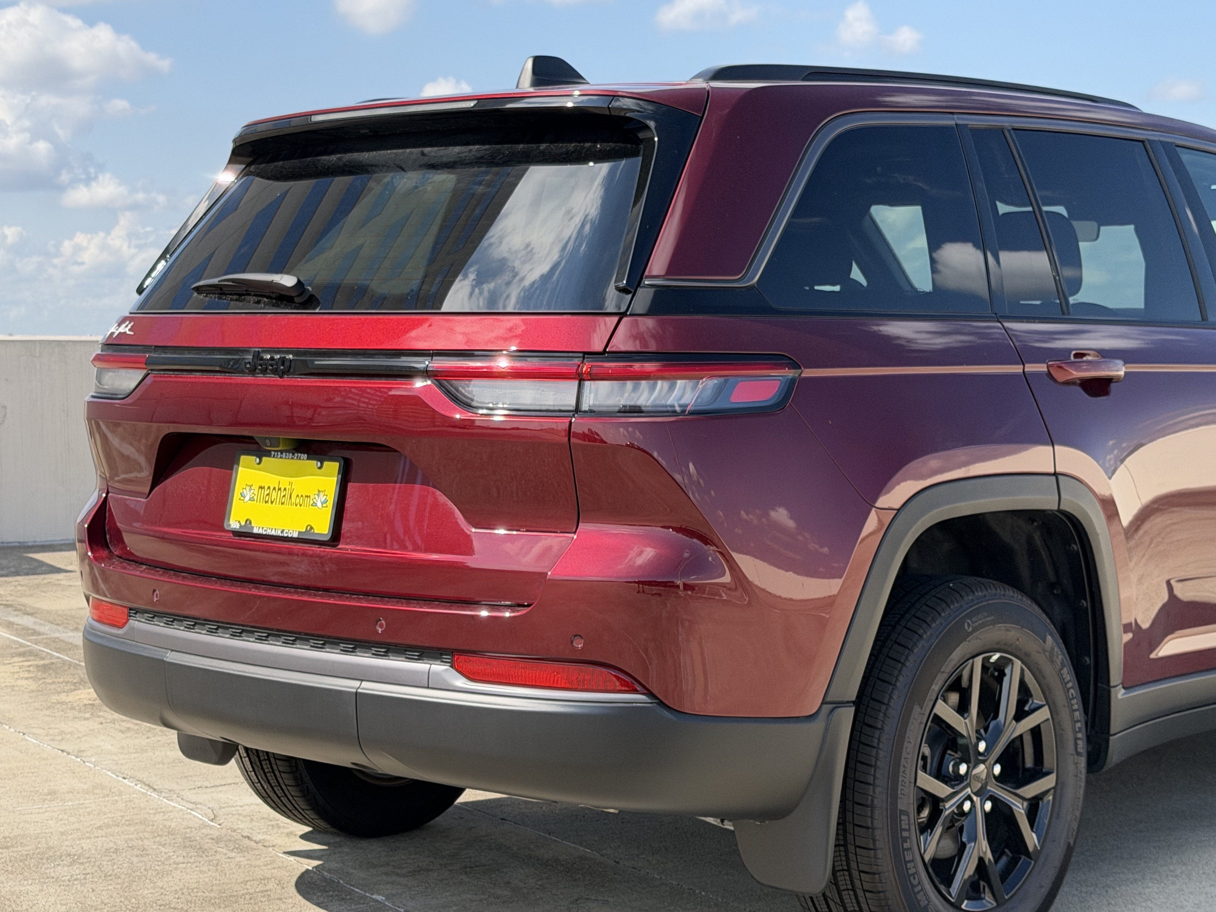 2026 Jeep Grand Cherokee Laredo Altitude