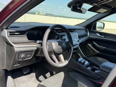 2026 Jeep Grand Cherokee Laredo Altitude