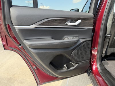 2026 Jeep Grand Cherokee Laredo Altitude