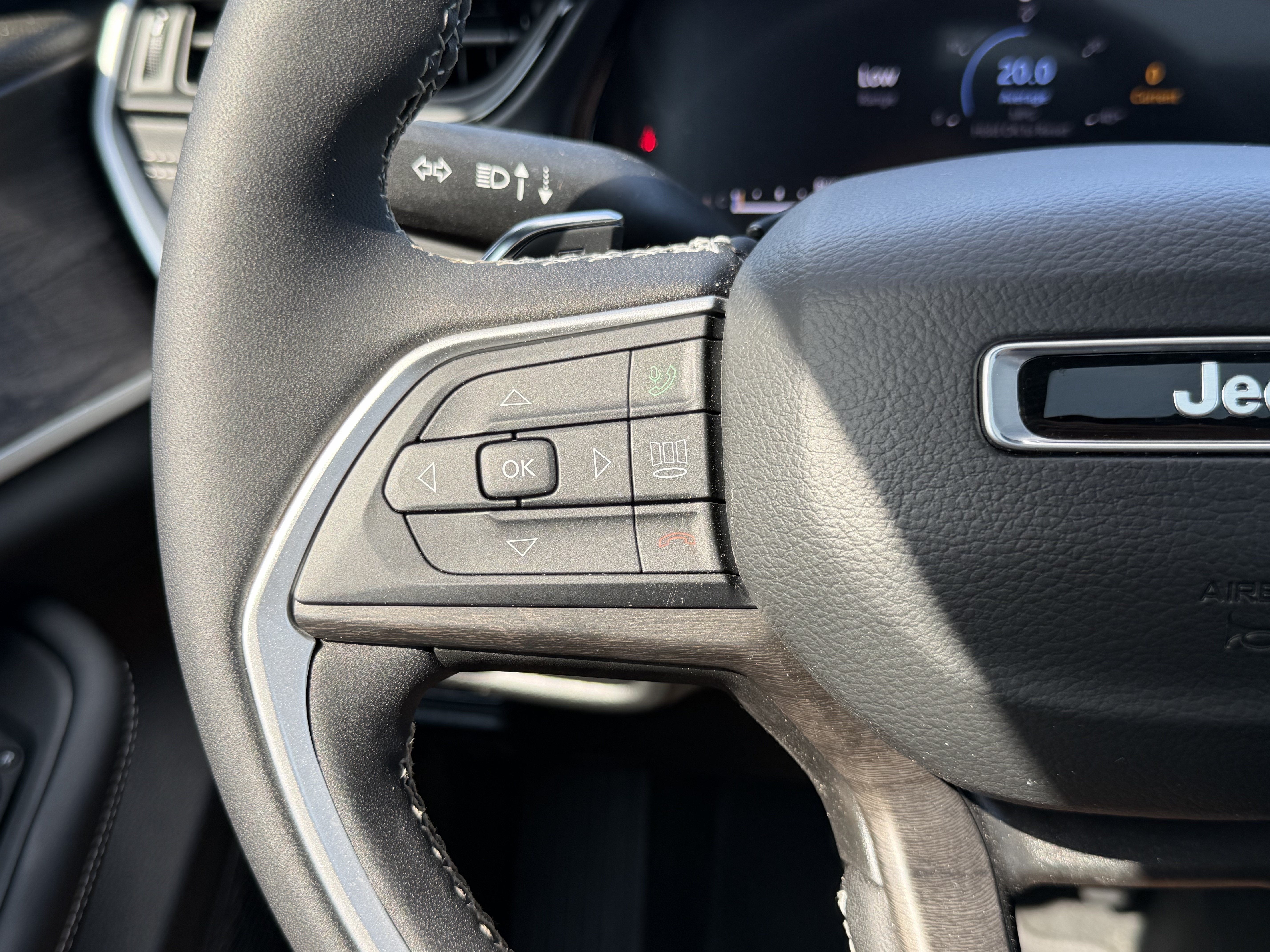 2026 Jeep Grand Cherokee Laredo Altitude