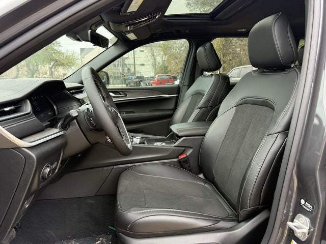 2026 Jeep Grand Cherokee GRAND CHEROKEE LAREDO ALTITUDE 4X2