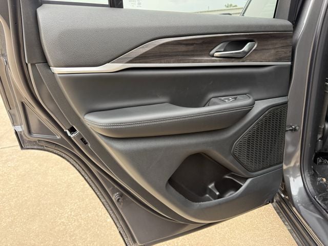 2026 Jeep Grand Cherokee GRAND CHEROKEE LAREDO ALTITUDE 4X2