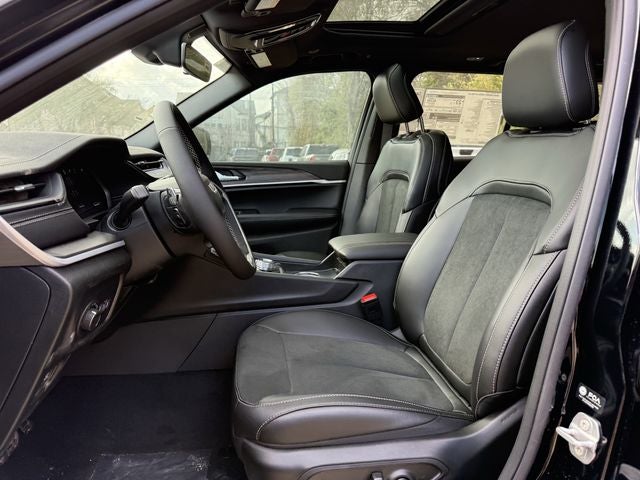 2026 Jeep Grand Cherokee GRAND CHEROKEE LAREDO ALTITUDE 4X2