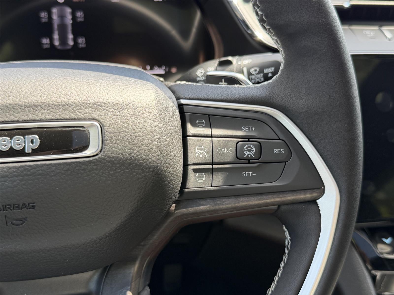 2026 Jeep Grand Cherokee Laredo Altitude