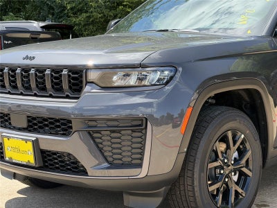 2026 Jeep Grand Cherokee Laredo Altitude