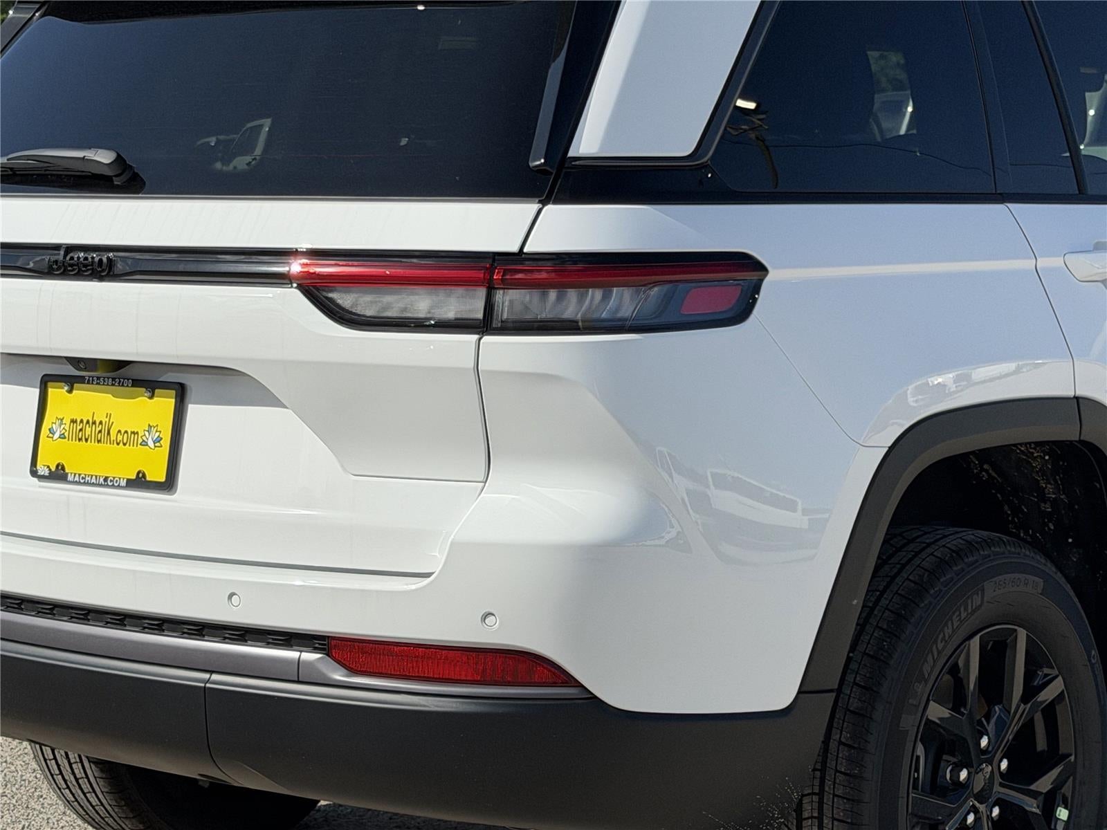2026 Jeep Grand Cherokee Laredo Altitude