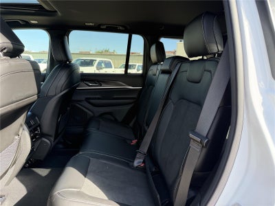 2026 Jeep Grand Cherokee Laredo Altitude