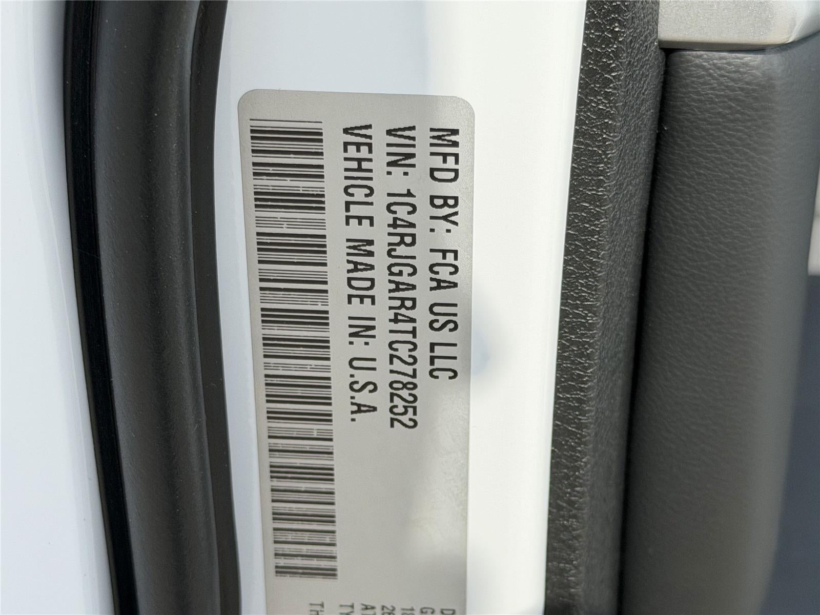 2026 Jeep Grand Cherokee Laredo Altitude