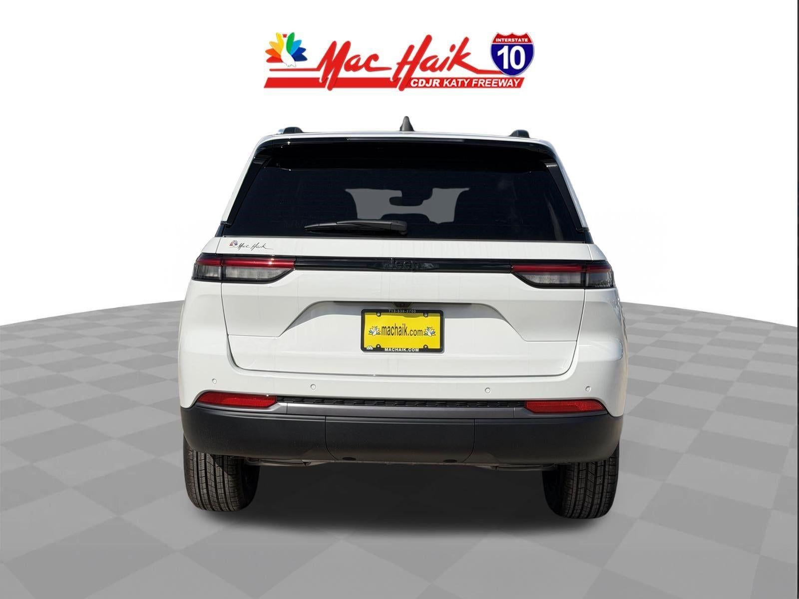 2026 Jeep Grand Cherokee Laredo Altitude