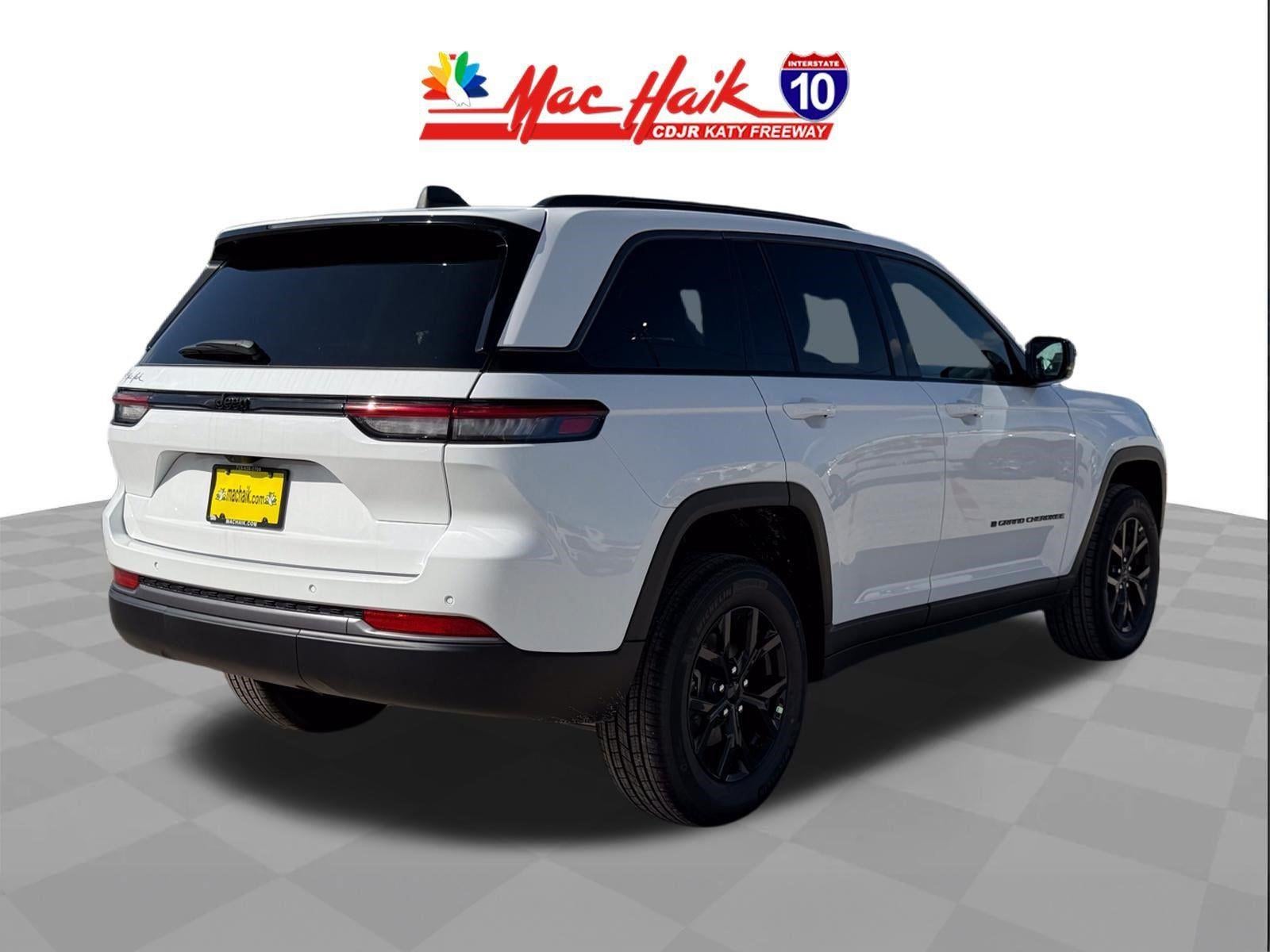 2026 Jeep Grand Cherokee Laredo Altitude