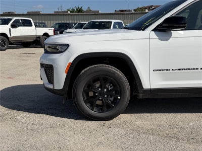 2026 Jeep Grand Cherokee Laredo Altitude