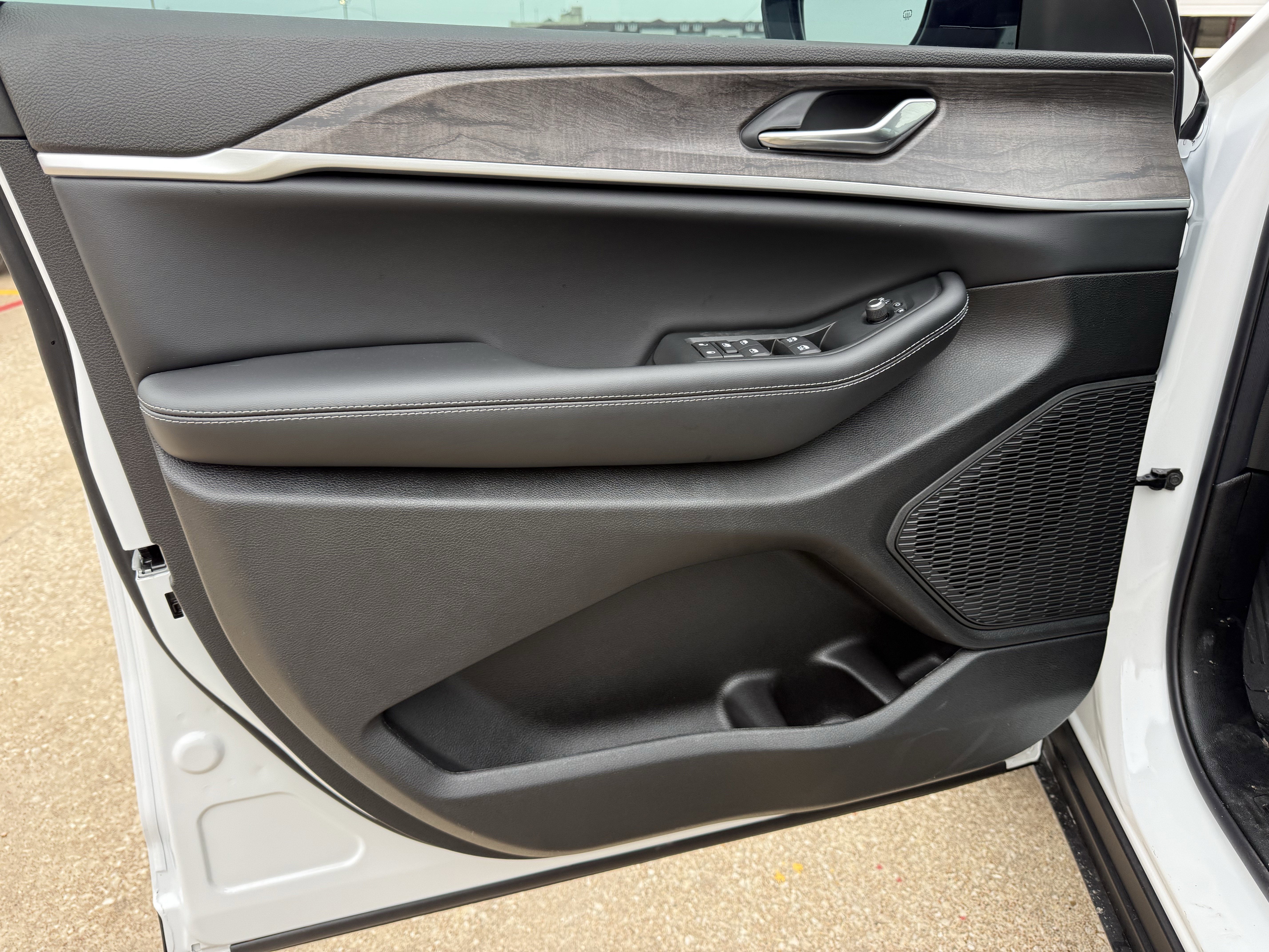 2026 Jeep Grand Cherokee GRAND CHEROKEE ALTITUDE 4X2