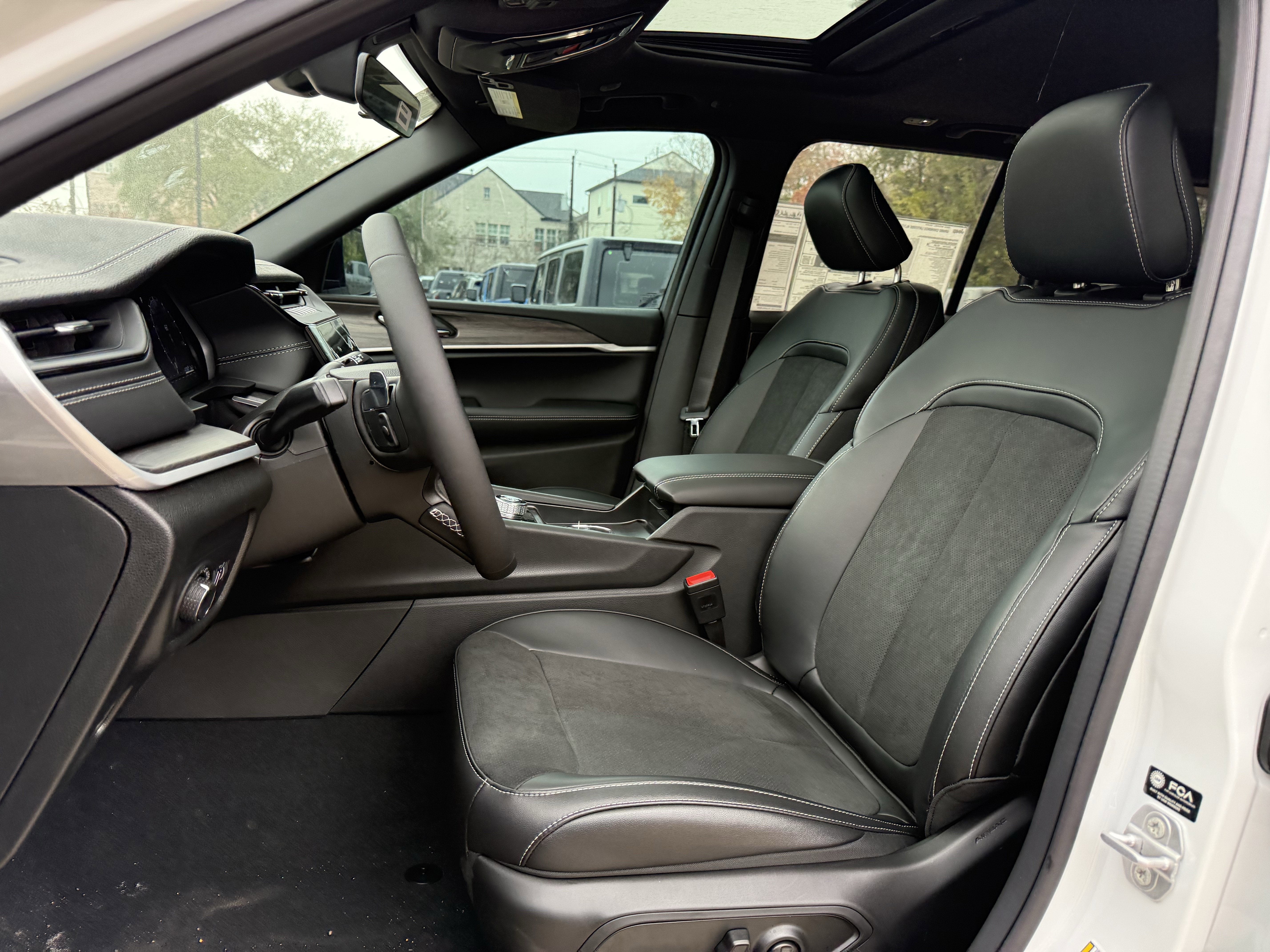 2026 Jeep Grand Cherokee GRAND CHEROKEE ALTITUDE 4X2