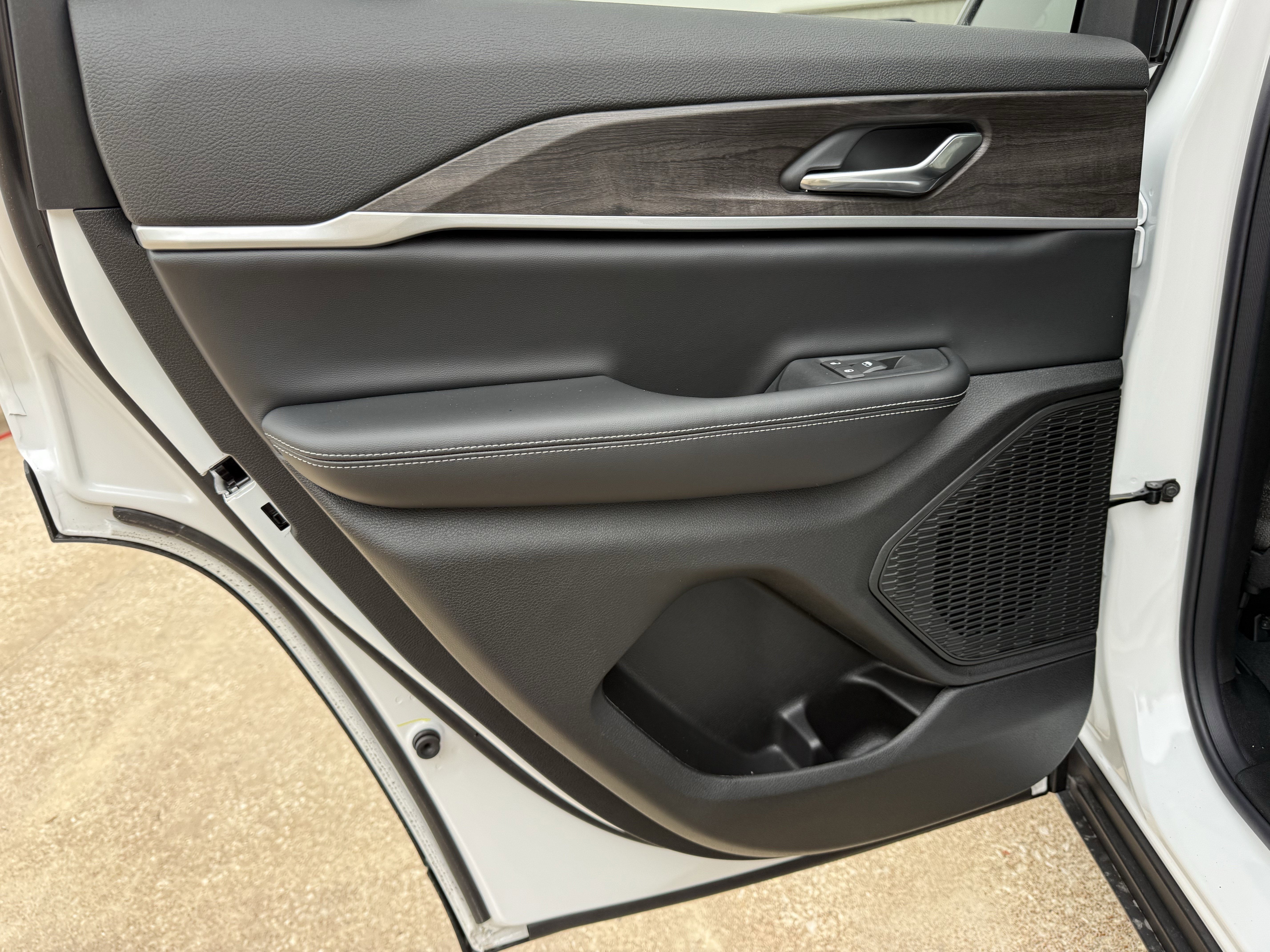 2026 Jeep Grand Cherokee GRAND CHEROKEE ALTITUDE 4X2