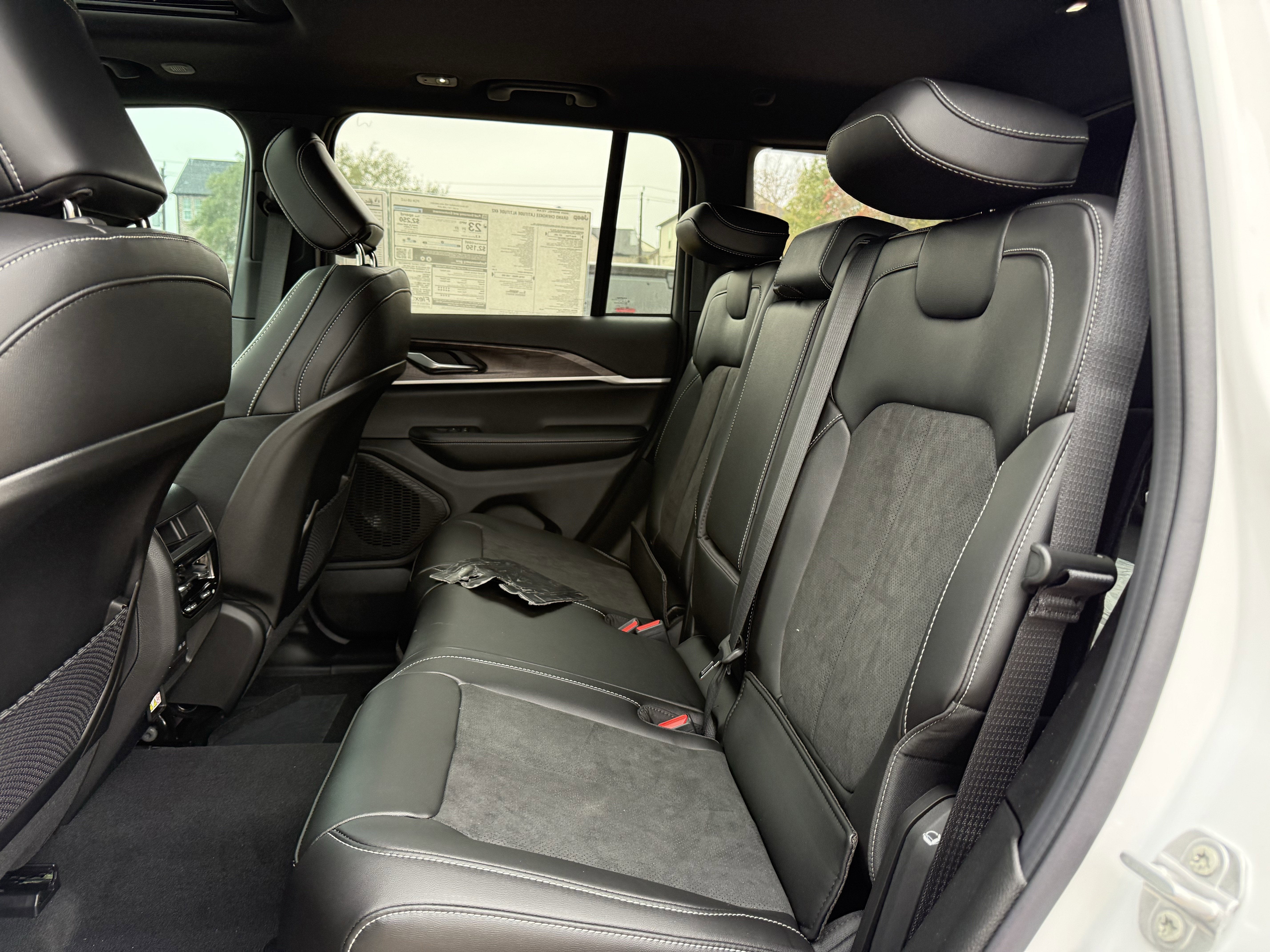 2026 Jeep Grand Cherokee GRAND CHEROKEE ALTITUDE 4X2