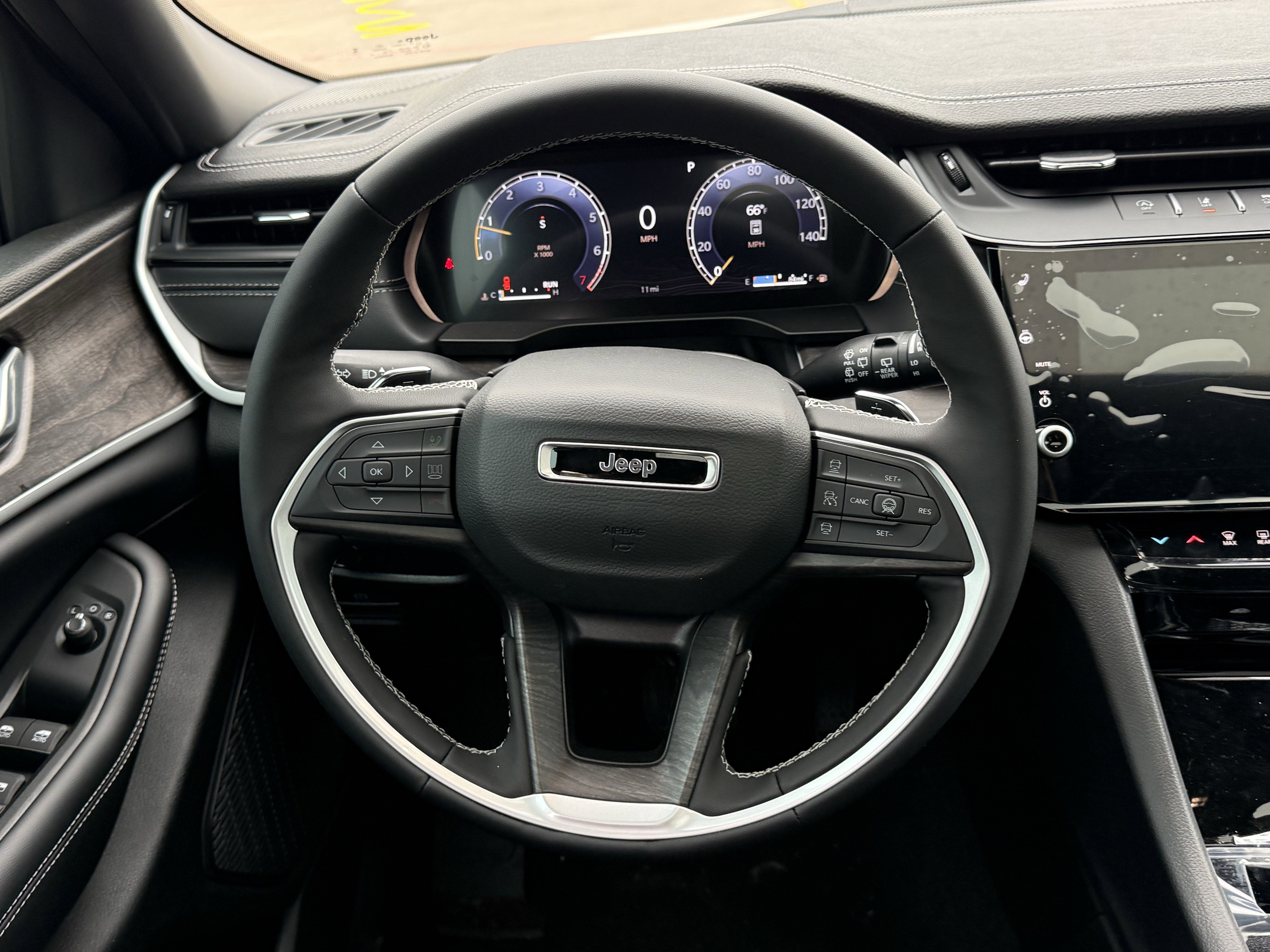 2026 Jeep Grand Cherokee GRAND CHEROKEE ALTITUDE 4X2