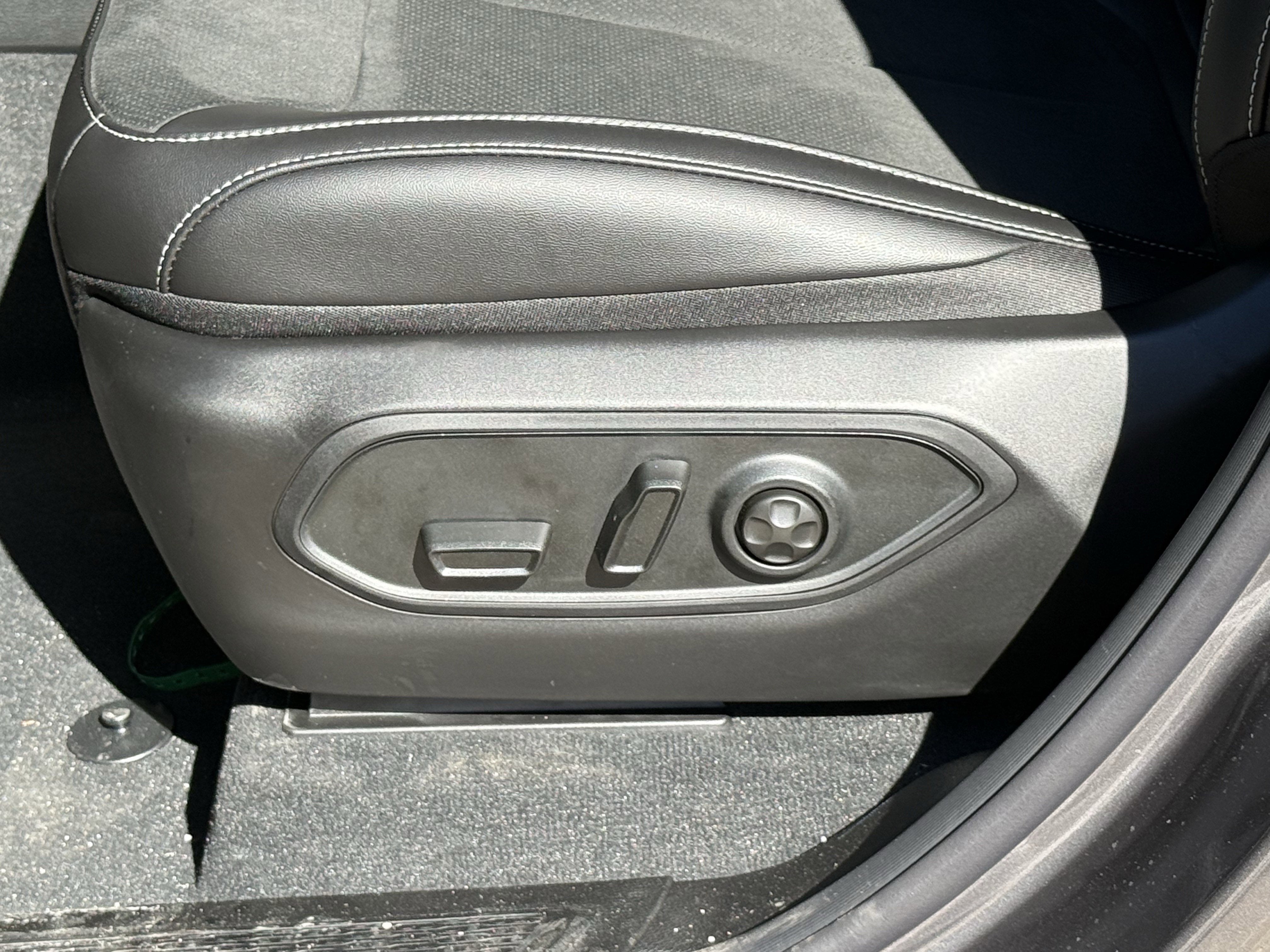 2026 Jeep Grand Cherokee GRAND CHEROKEE LAREDO ALTITUDE 4X2